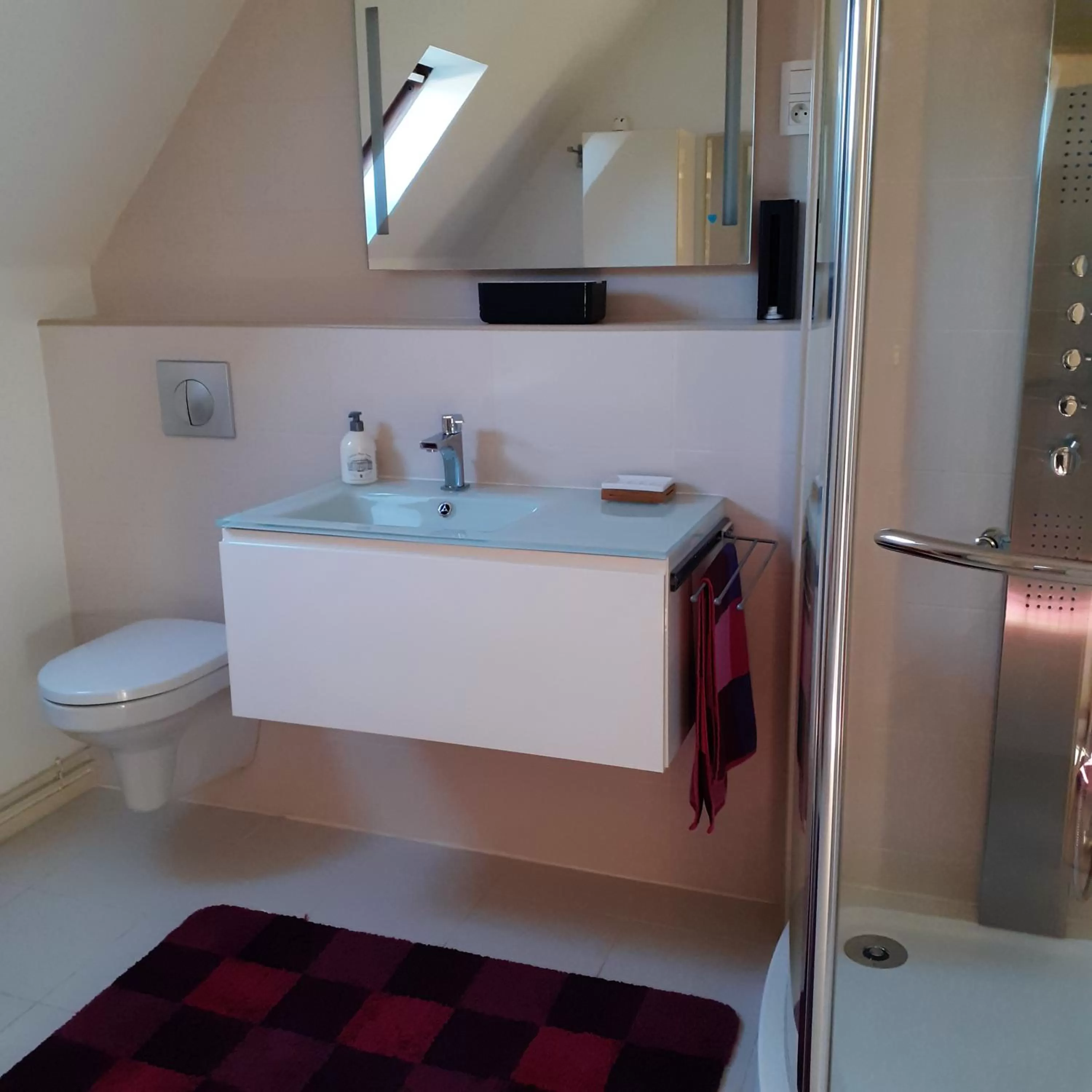 Bathroom in Maison de la Loue"