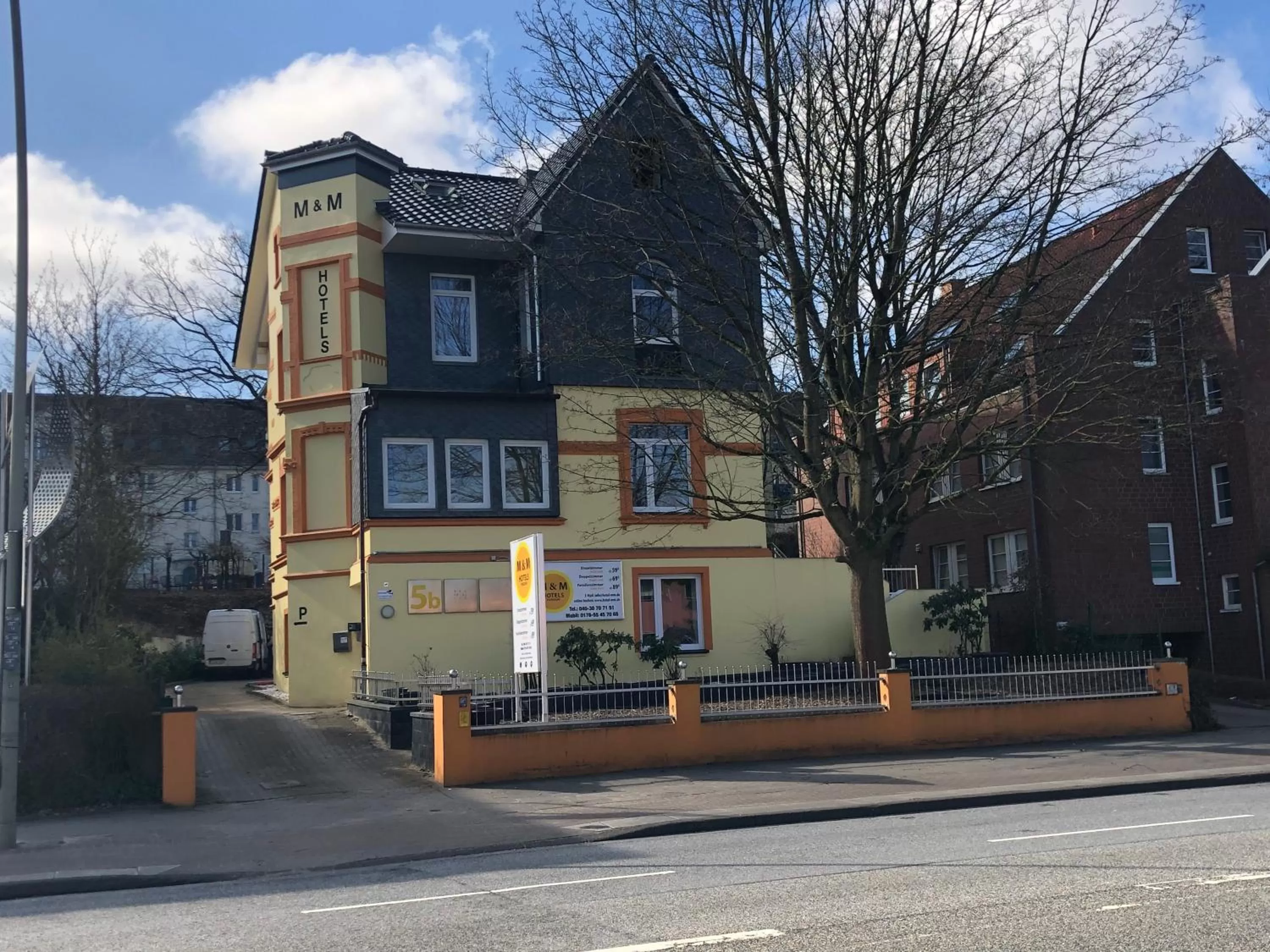 Property building in M&M Hotel - Harburg