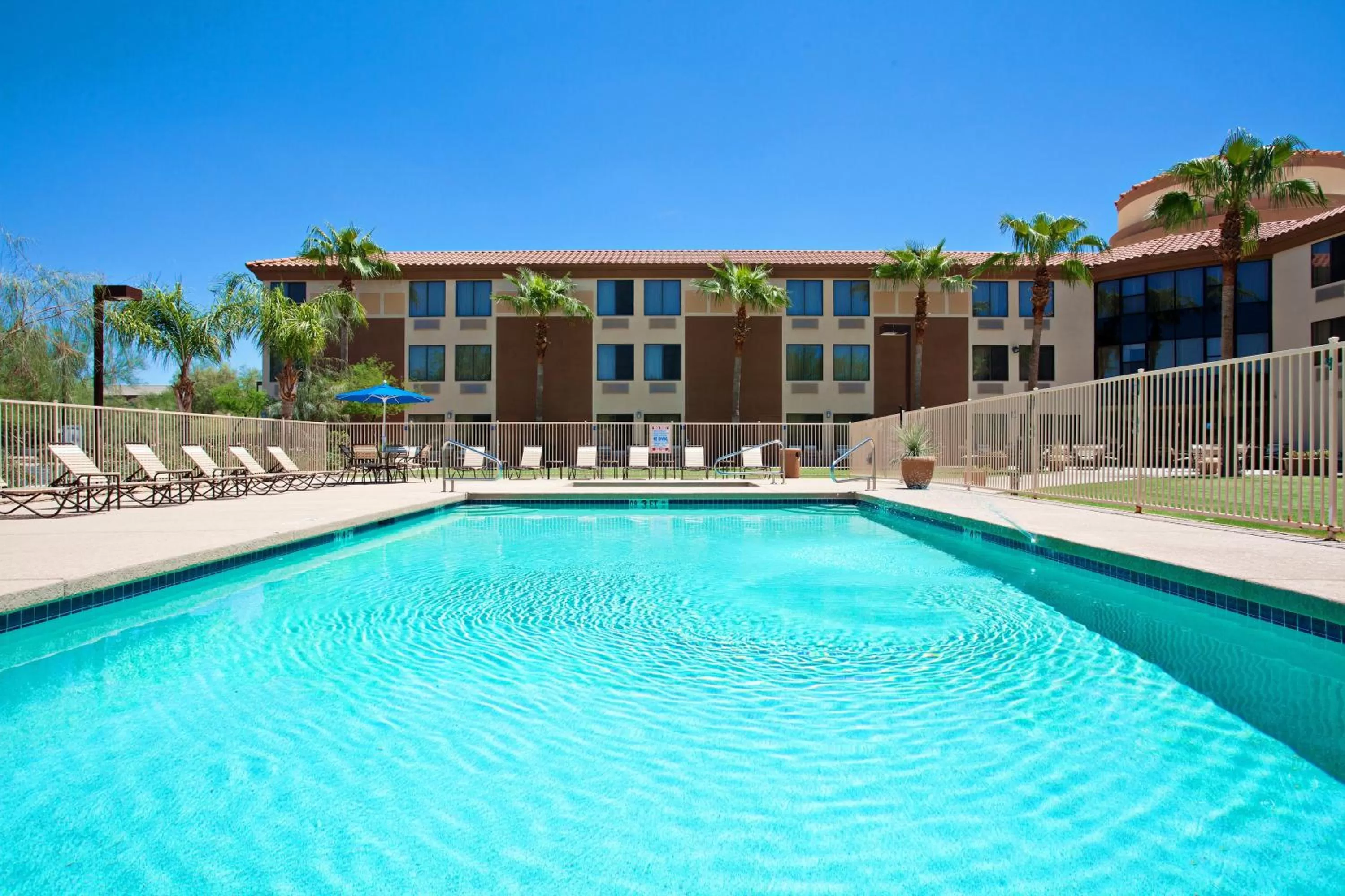 Swimming pool in Holiday Inn Express Scottsdale North by IHG