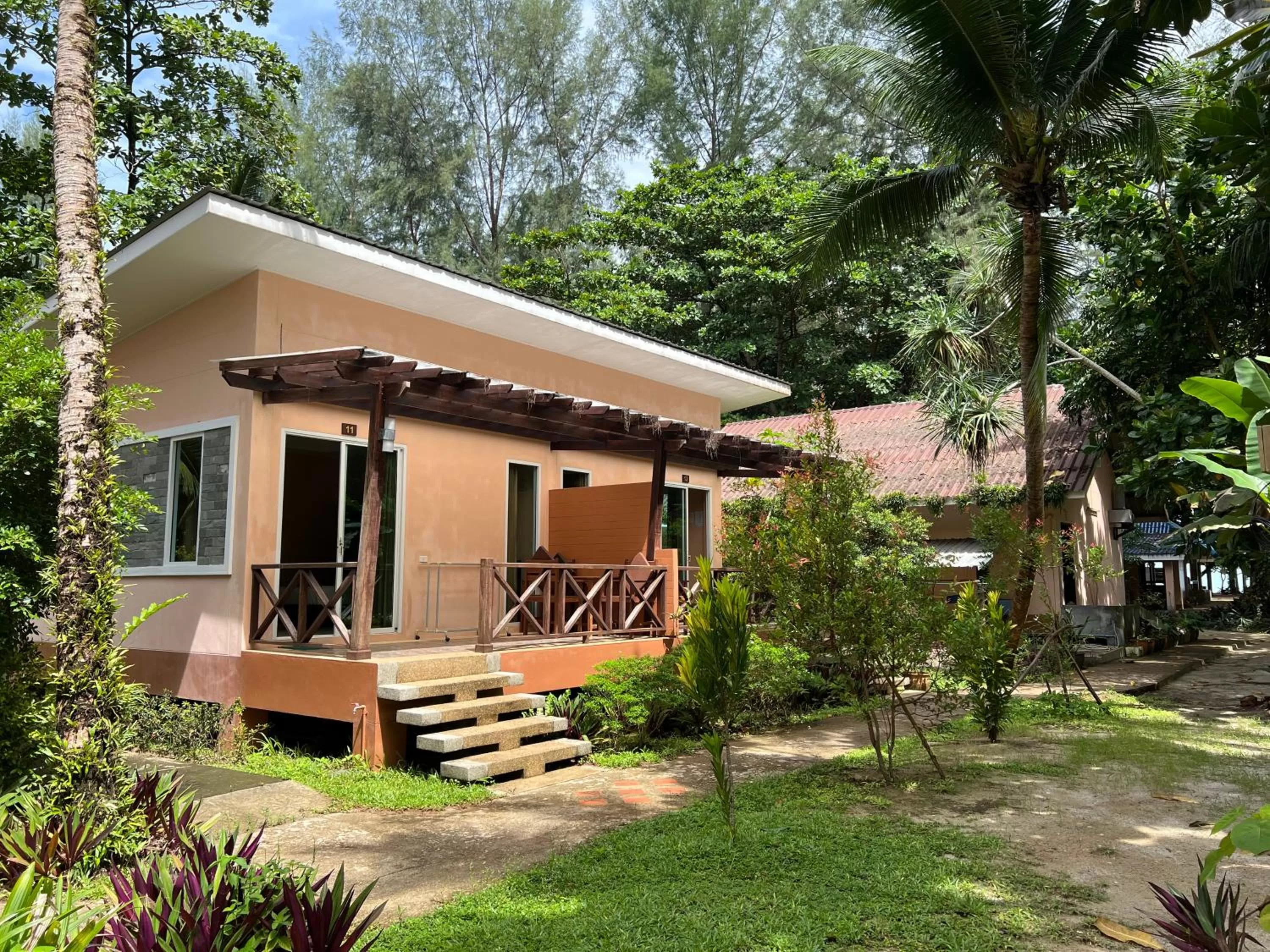 Property Building in Ao Thong beach Bungalows