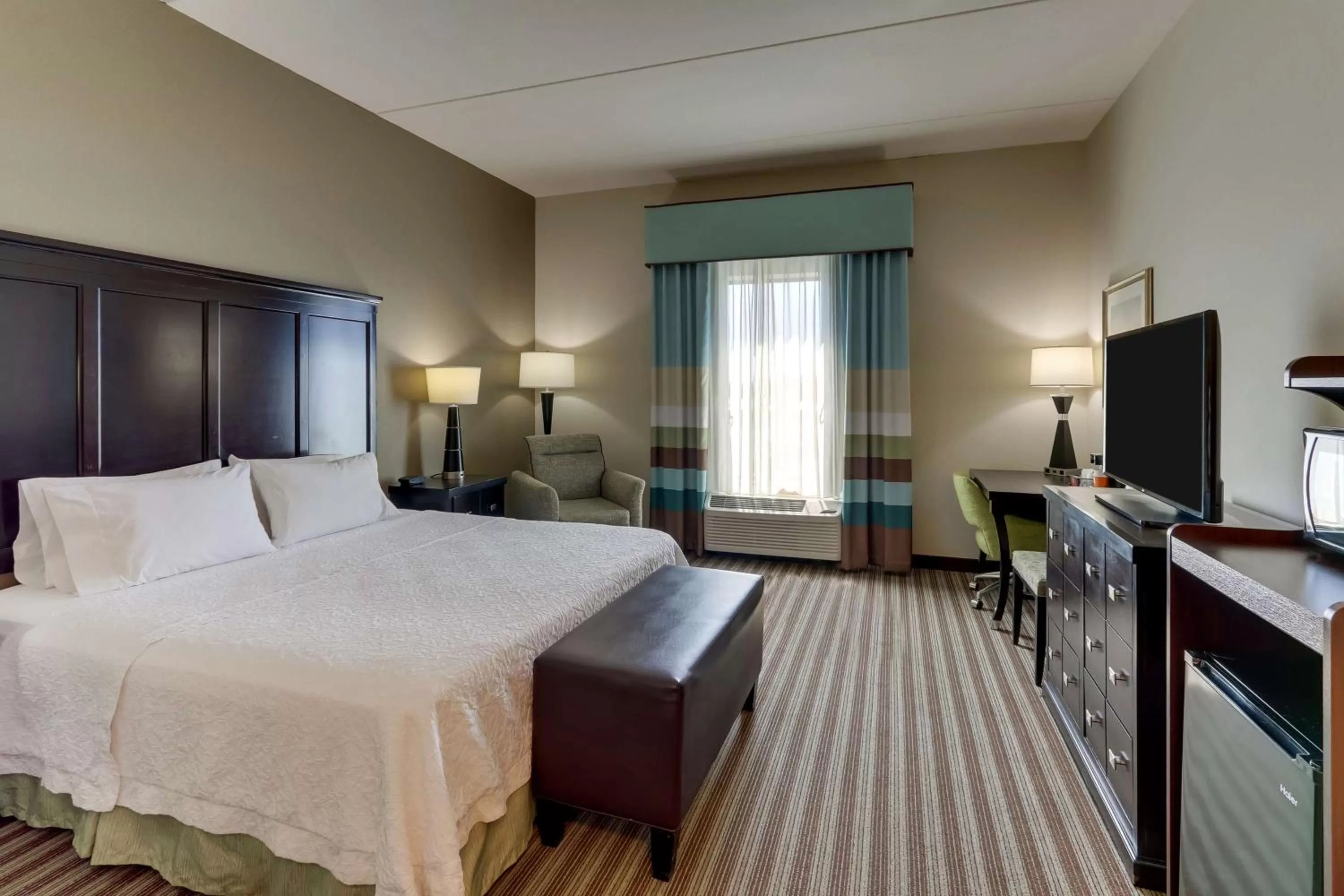 Bedroom, Bed in Hampton Inn and Suites Swansboro Near Camp Lejeune