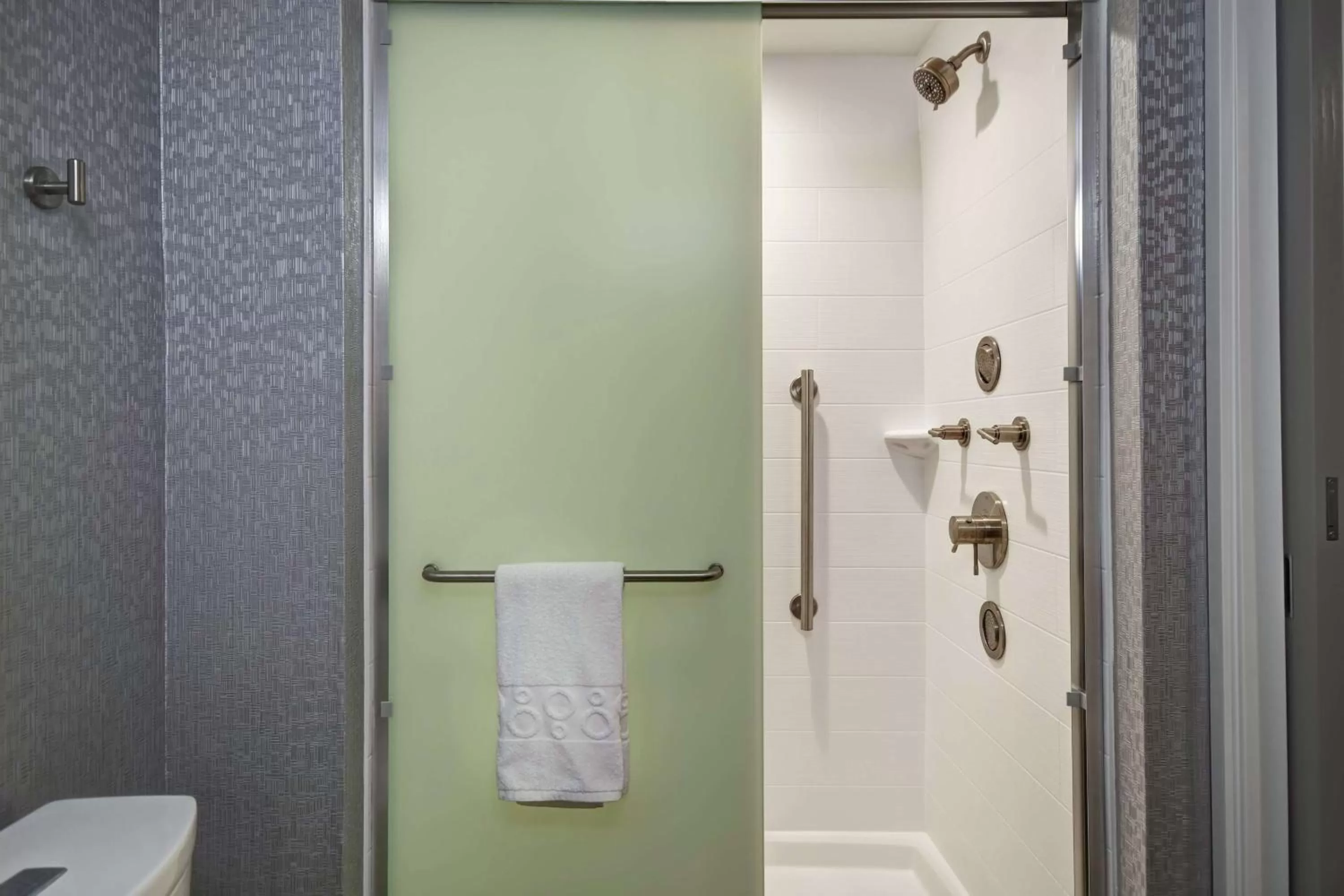 Bathroom in Home2 Suites By Hilton Georgetown