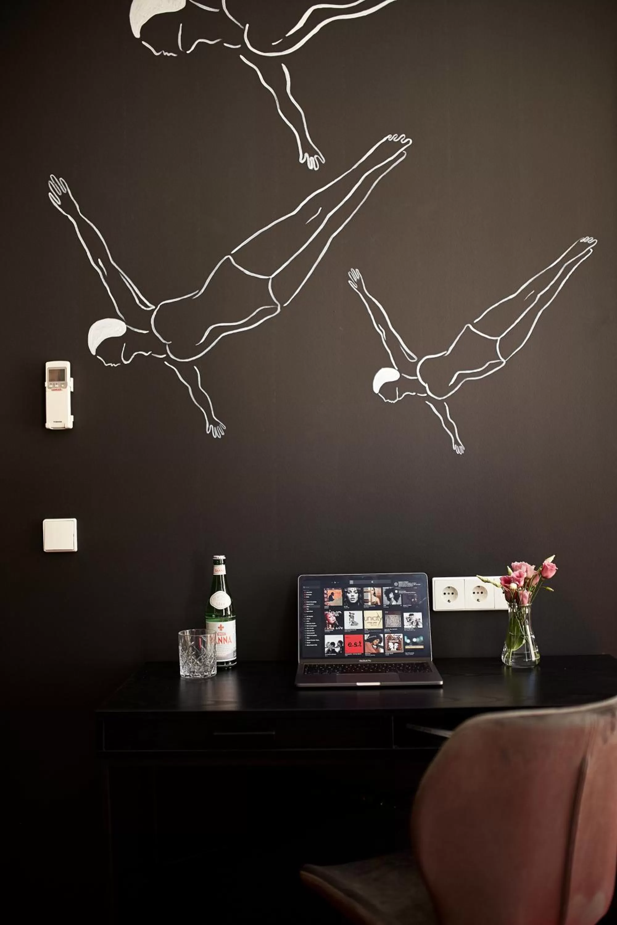 Decorative detail in WDREI Hotel