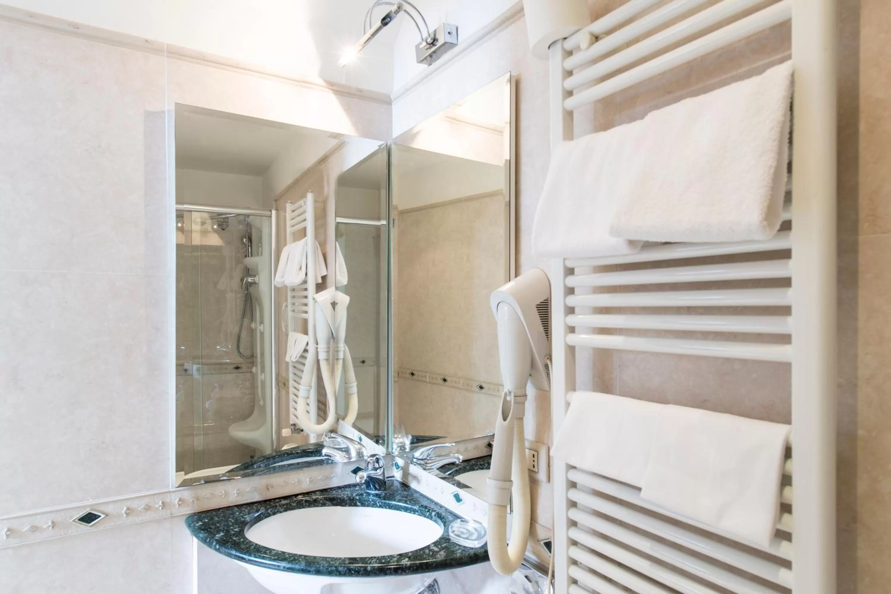 Bathroom in Hotel Campiello