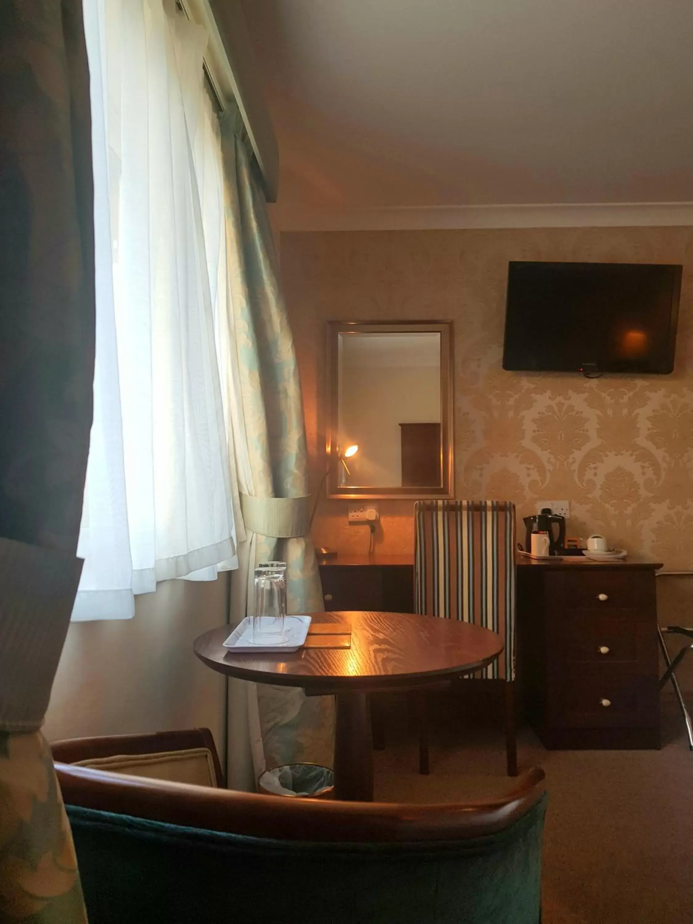 Deluxe King Room in The Chetwynde Hotel Deluxe King Room in The Chetwynde Hotel