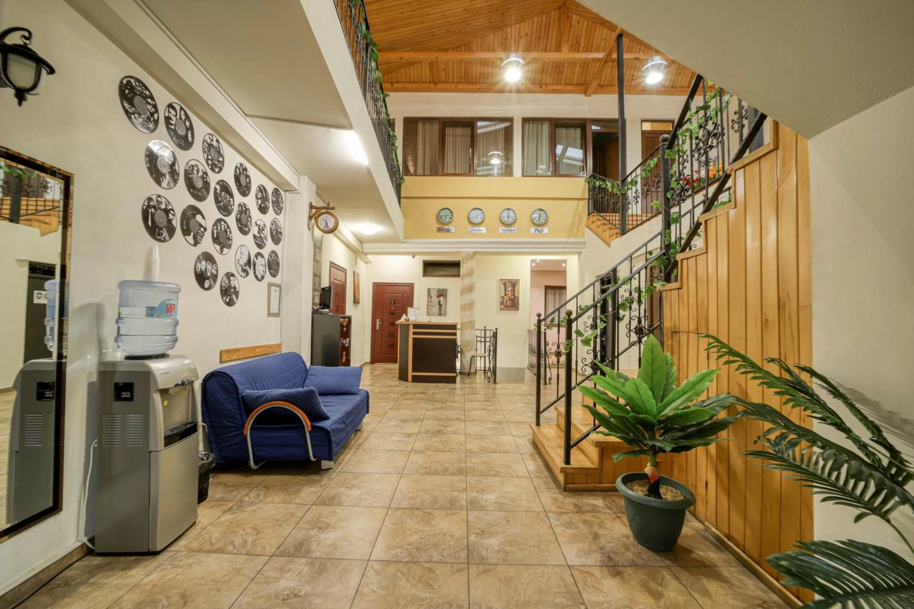 Living room, Lobby/Reception in Nine Hotel