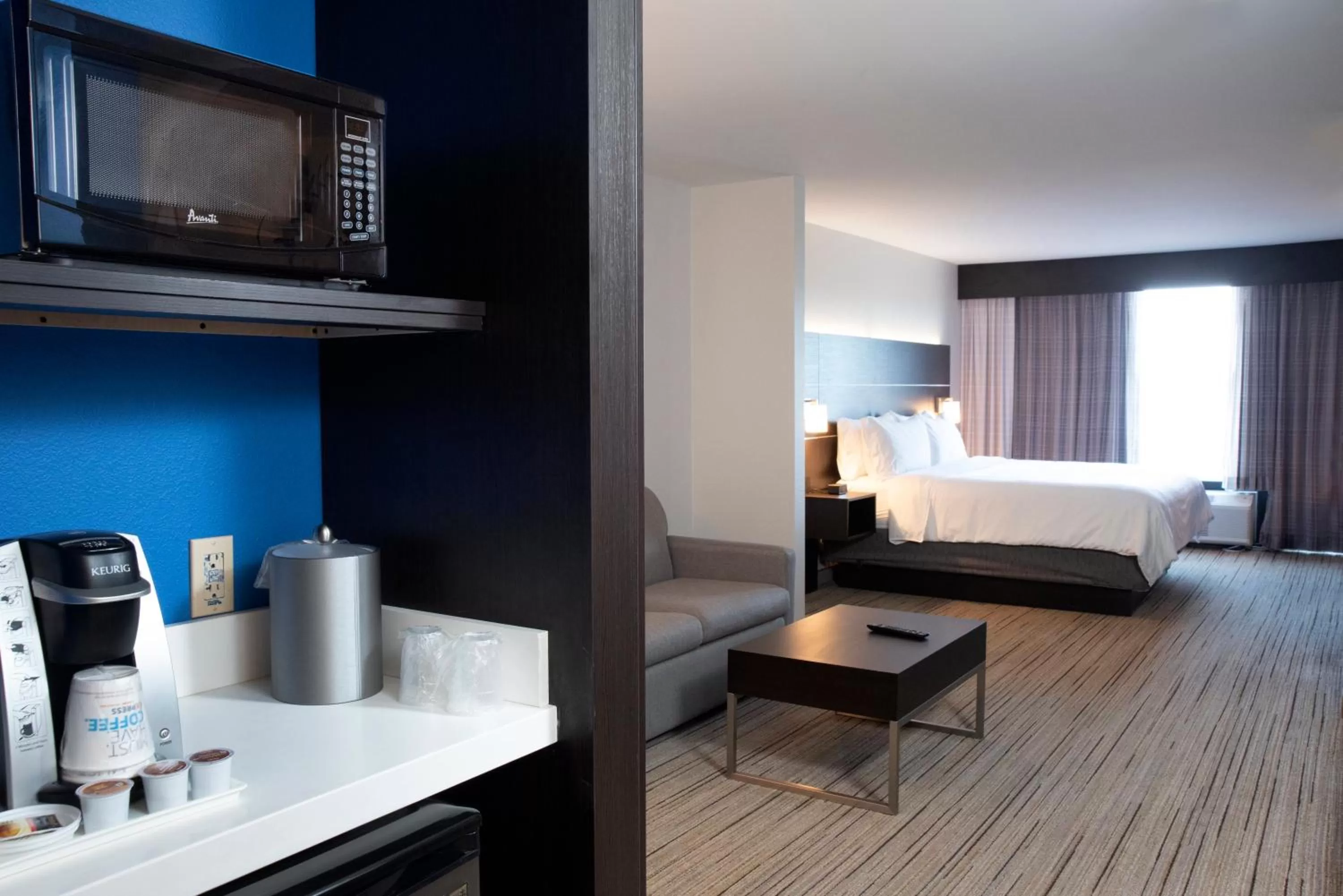 Photo of the whole room, Bed in Holiday Inn Express Hotel & Suites Chester by IHG