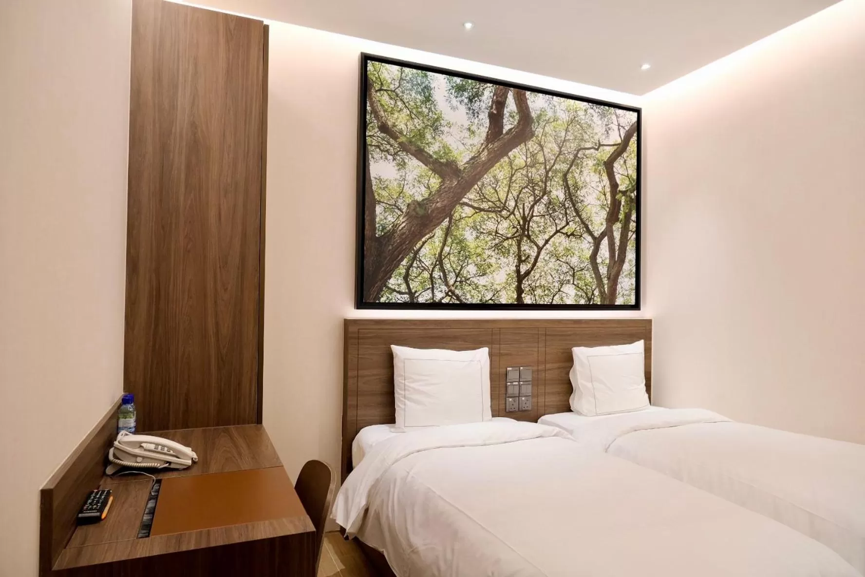 Bed in L Hotel Premier By Lion Peak