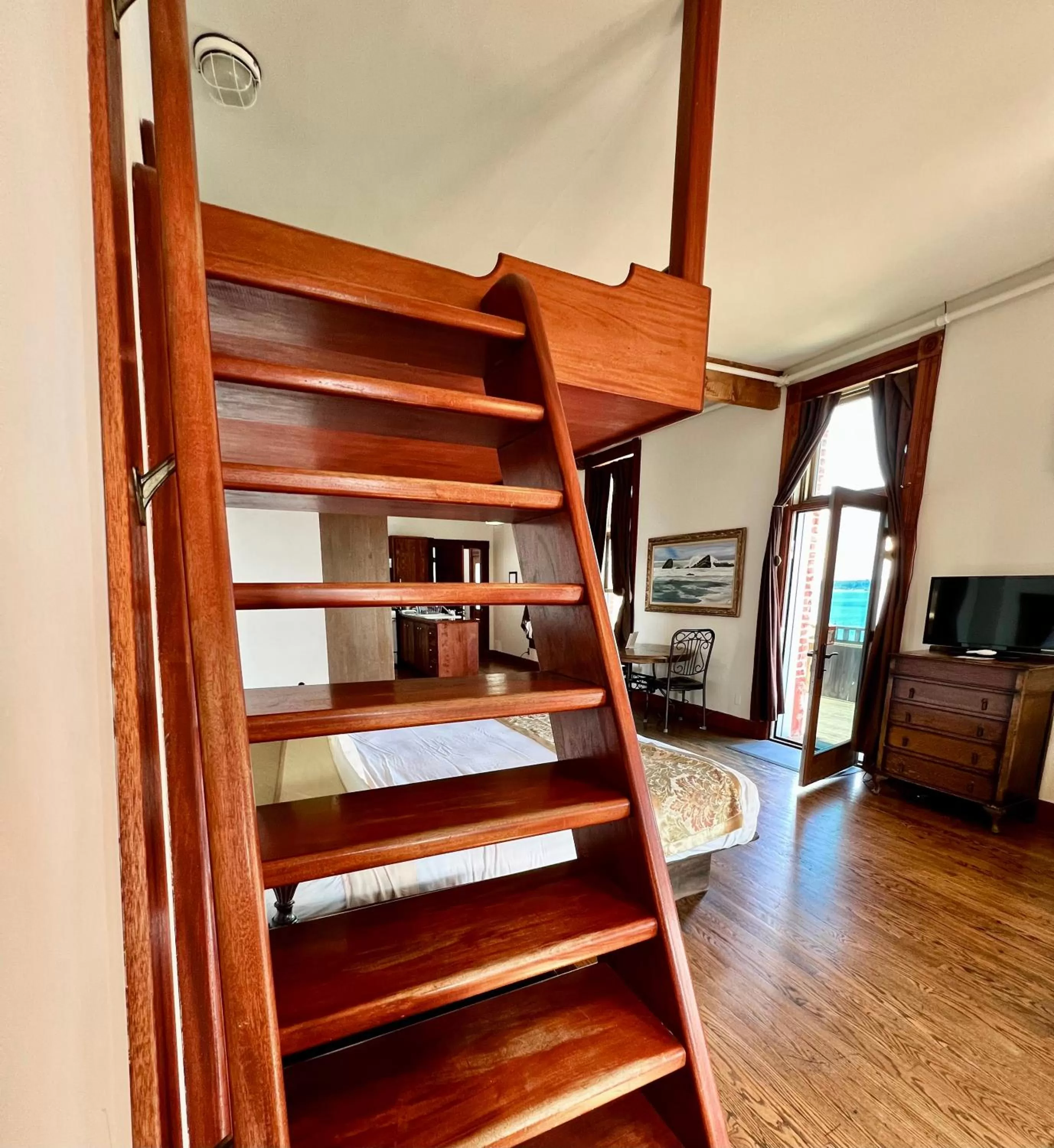 Bed in The Monarch Hotel