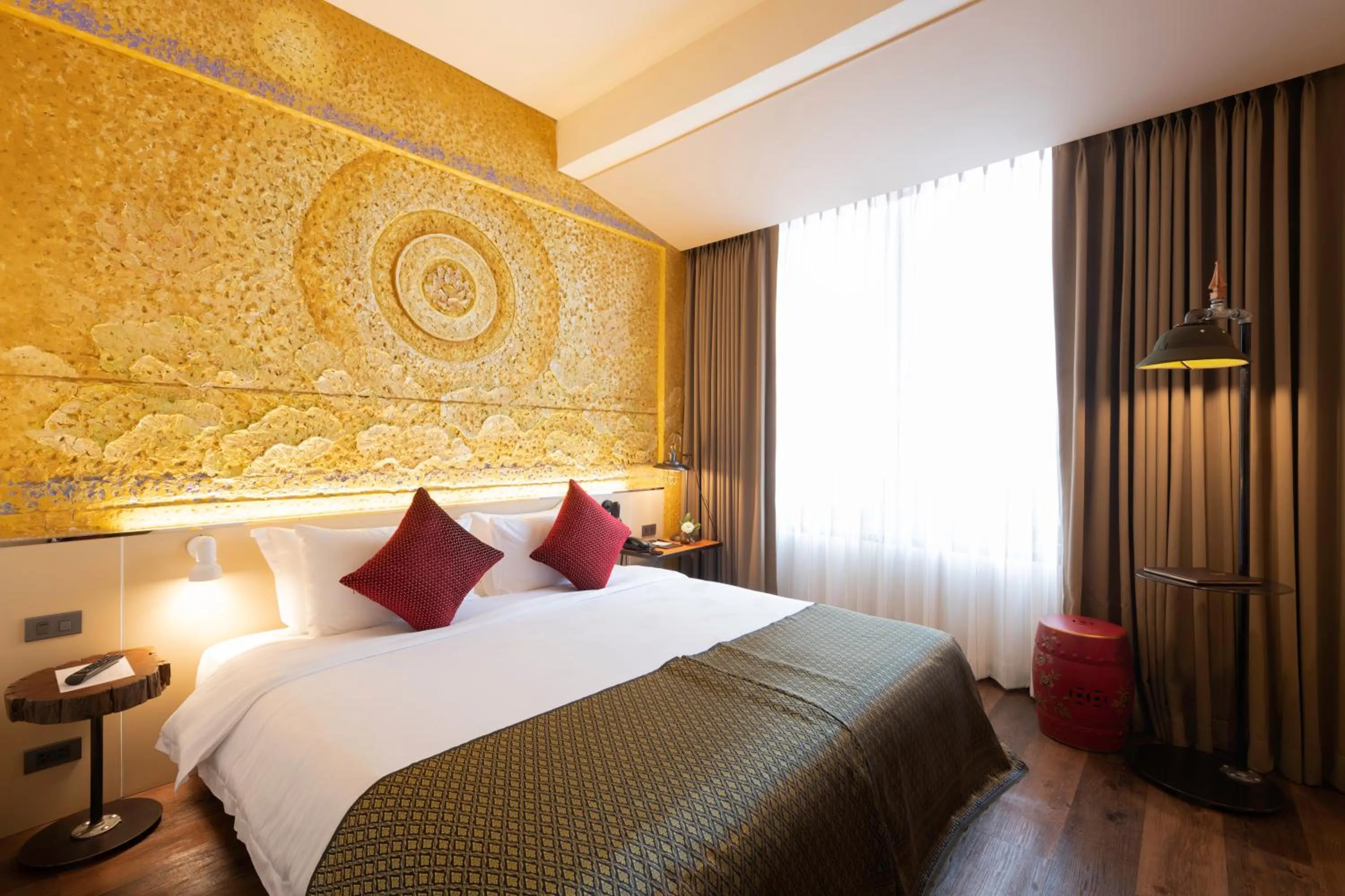 Superior Double Room in Dhevi Bangkok Hotel  (SHA Extra Plus)