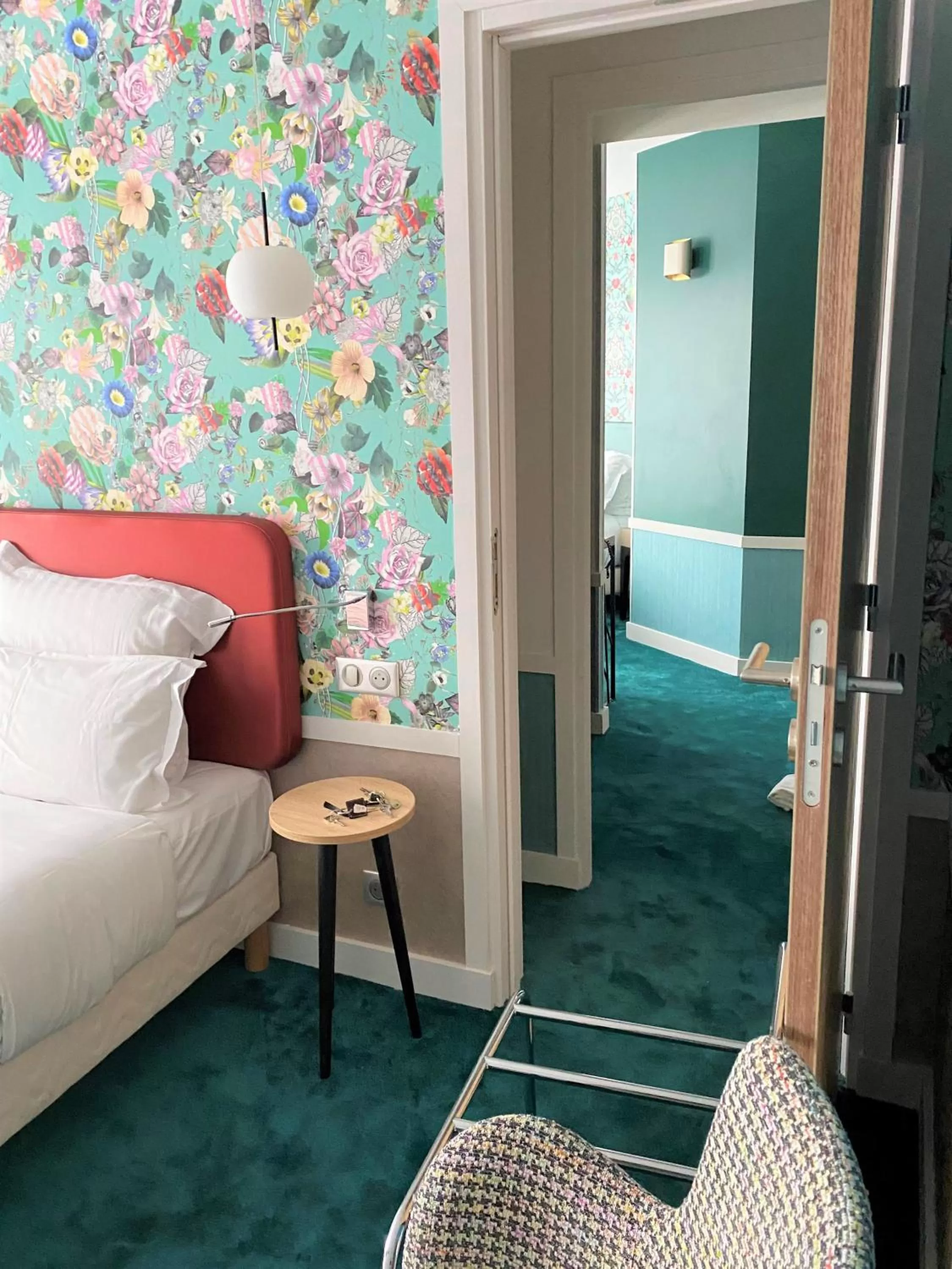 Bedroom, Bed in Hôtel Edouard 6 by Malone