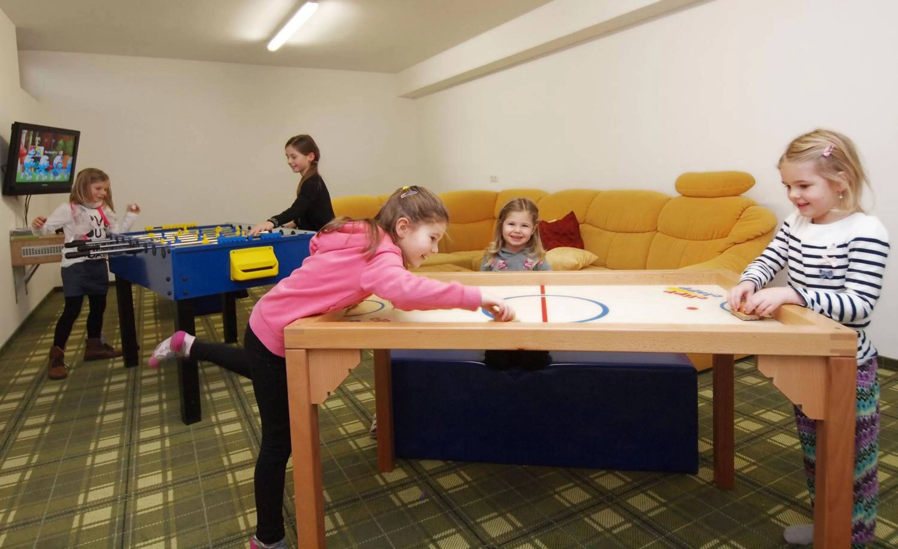 Decorative detail, Children in Hotel Silberfux