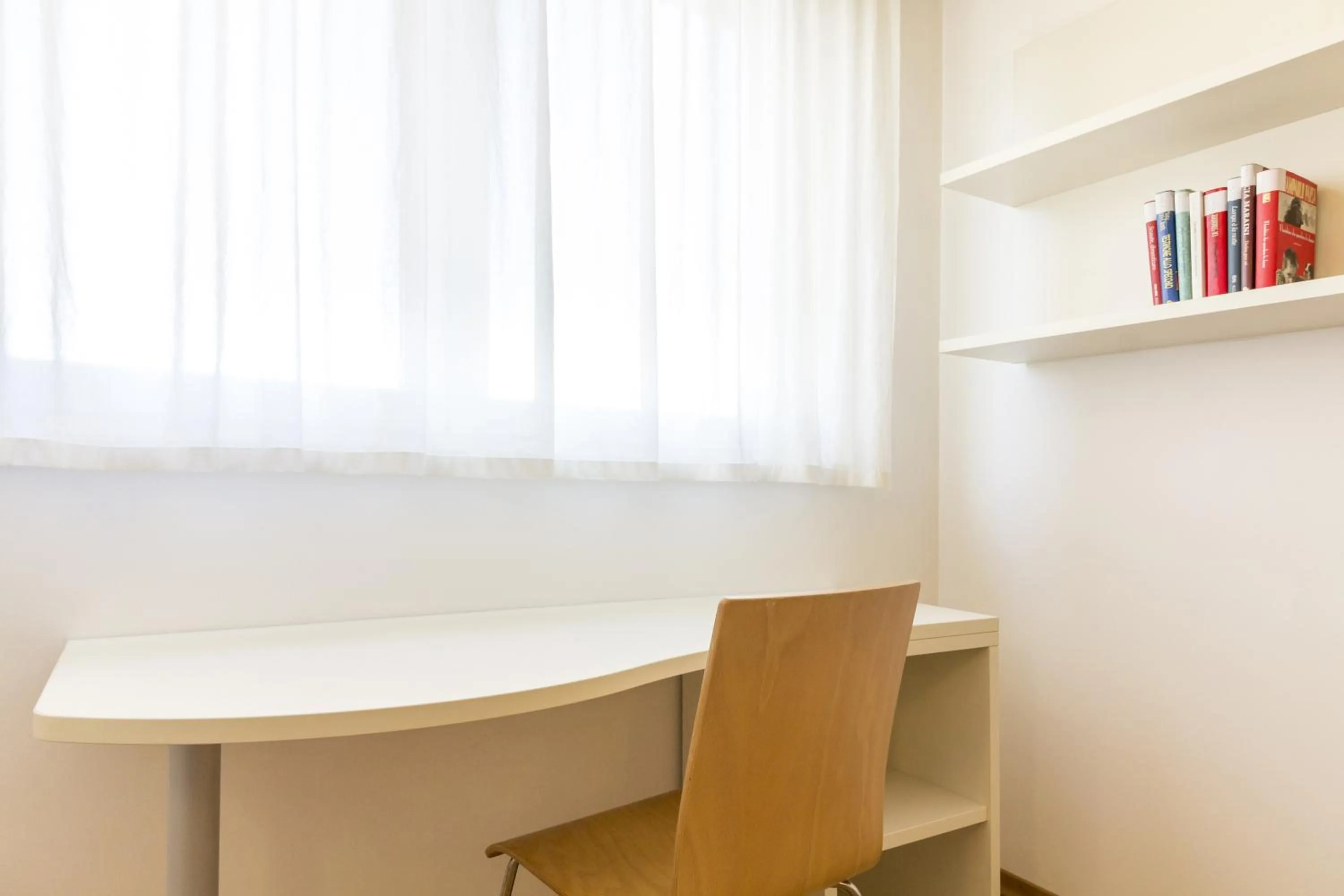 Photo of the whole room in Hotel Sharing