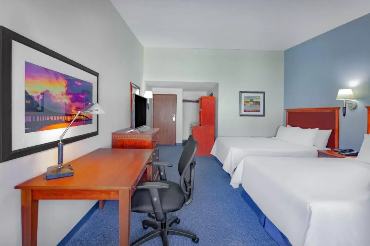Business Queen Room with Two Queen Beds - Non-Smoking in Days Inn by Wyndham Piedras Negras Business Queen Room with Two Queen Beds - Non-Smoking in Days Inn by Wyndham Piedras Negras