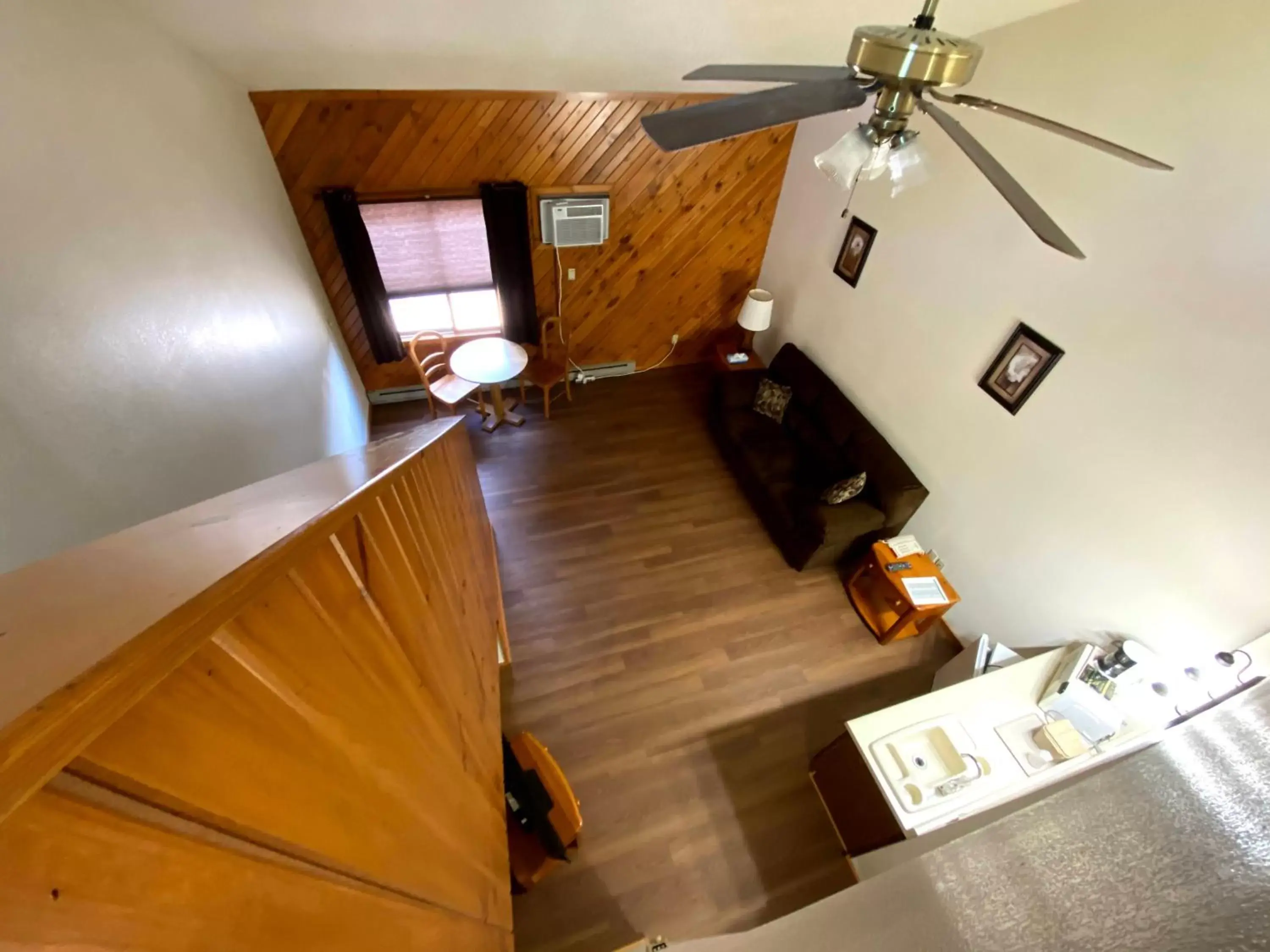 King Suite - Lofted in Woodland Inn & Suites King Suite - Lofted in Woodland Inn & Suites
