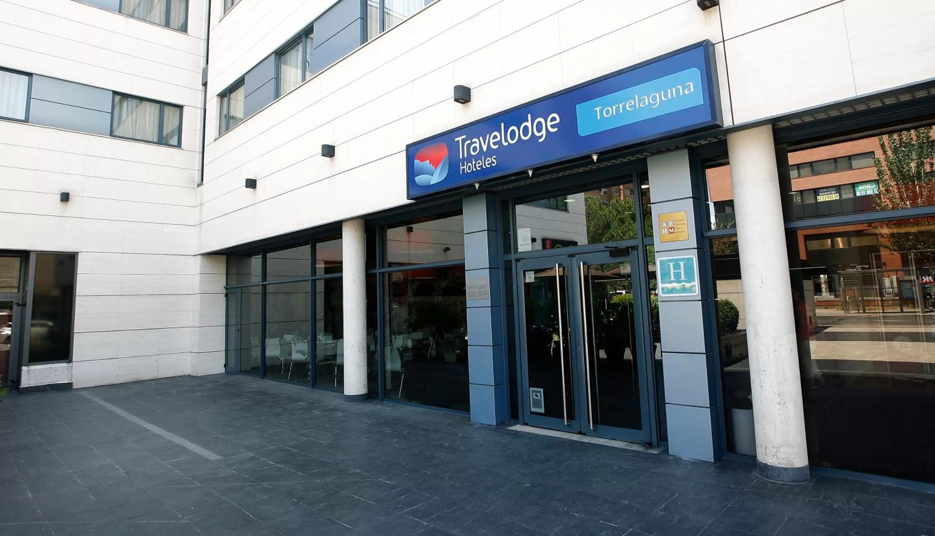 Facade/entrance in Travelodge Torrelaguna