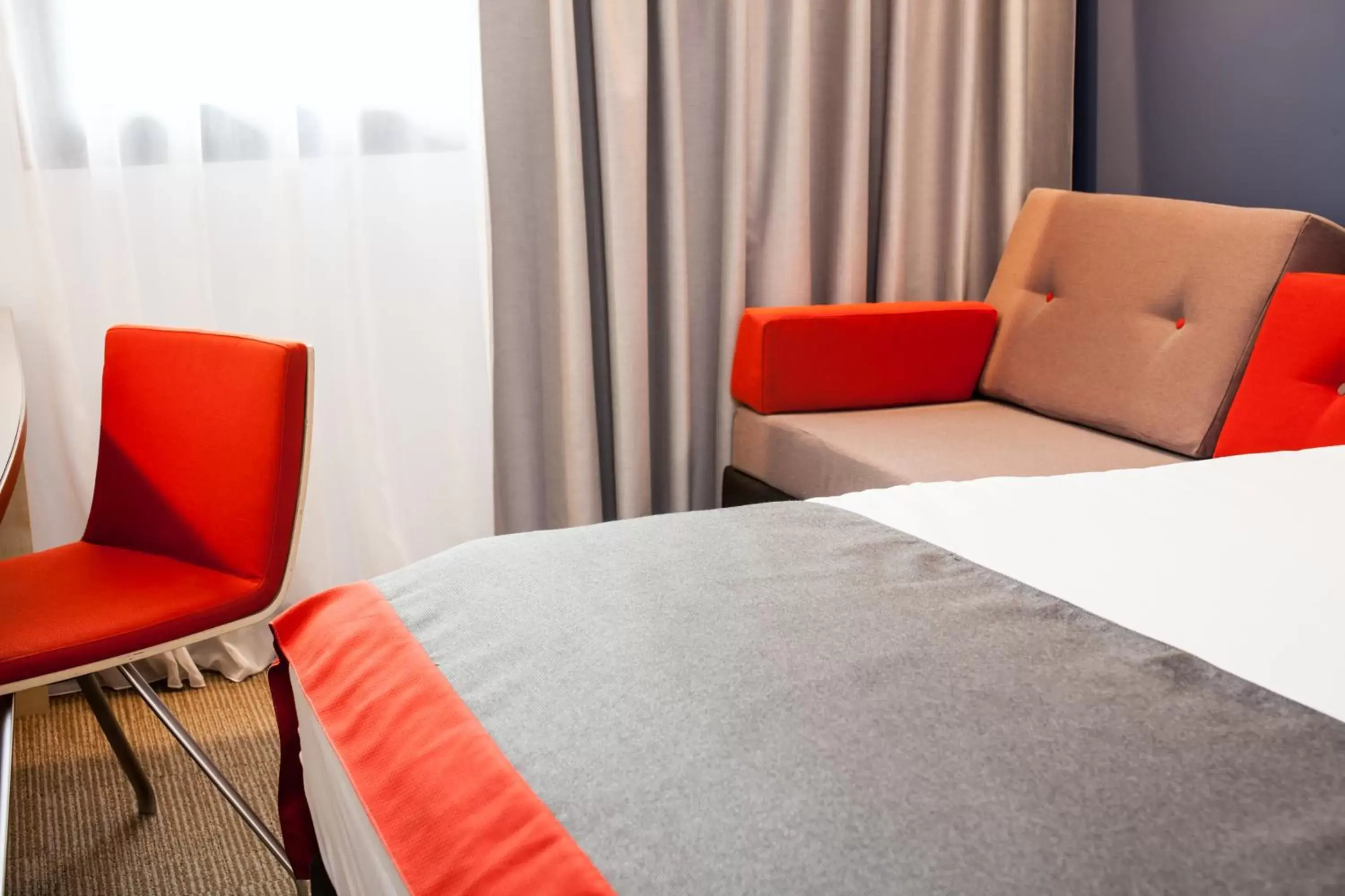 Standard Queen Room with Single Sofa Bed - Free Breakfast in Holiday Inn Express Toulouse Airport by IHG Standard Queen Room with Single Sofa Bed - Free Breakfast in Holiday Inn Express Toulouse Airport by IHG