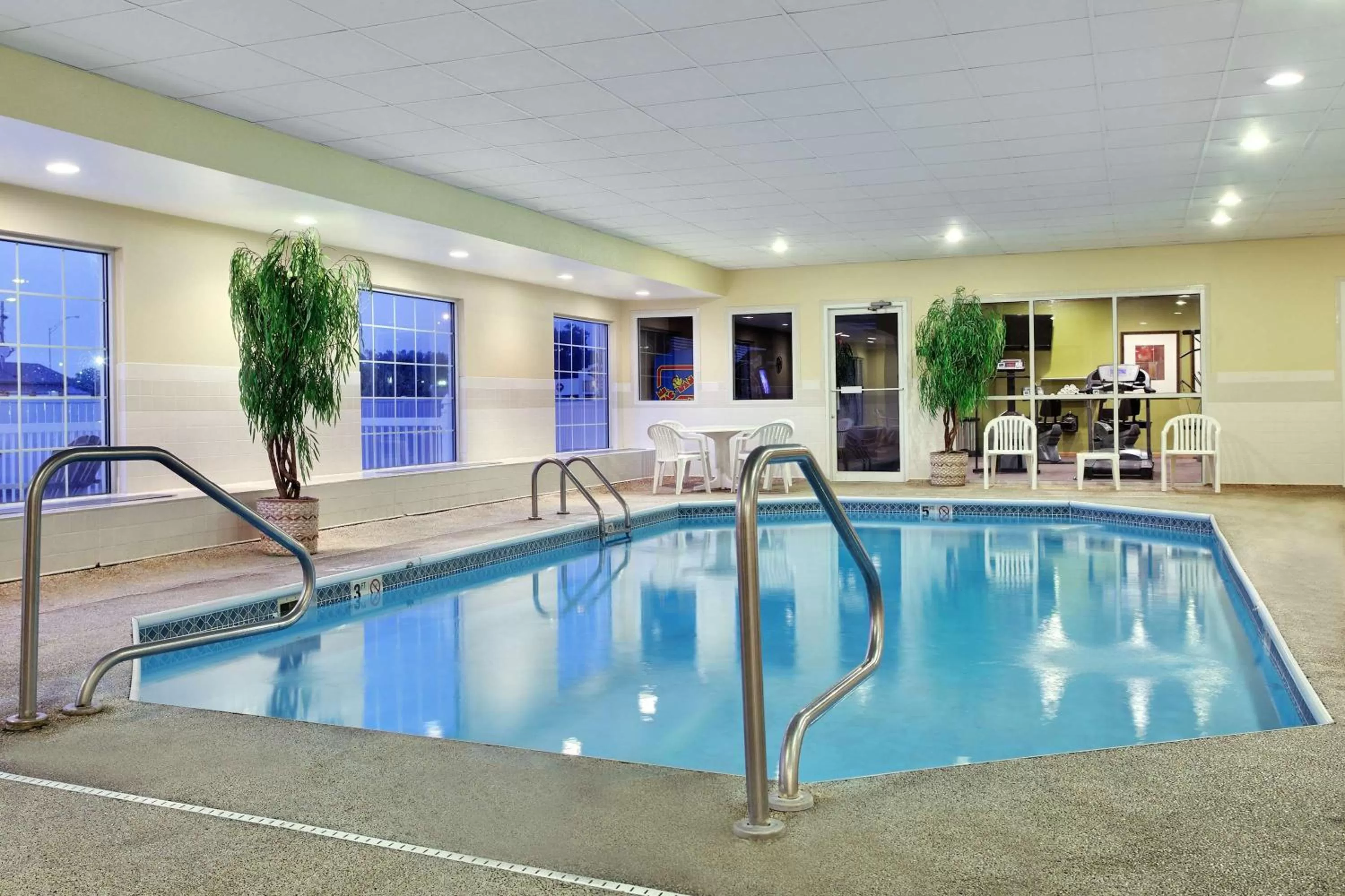 Country Inn & Suites by Radisson, Rock Falls, IL