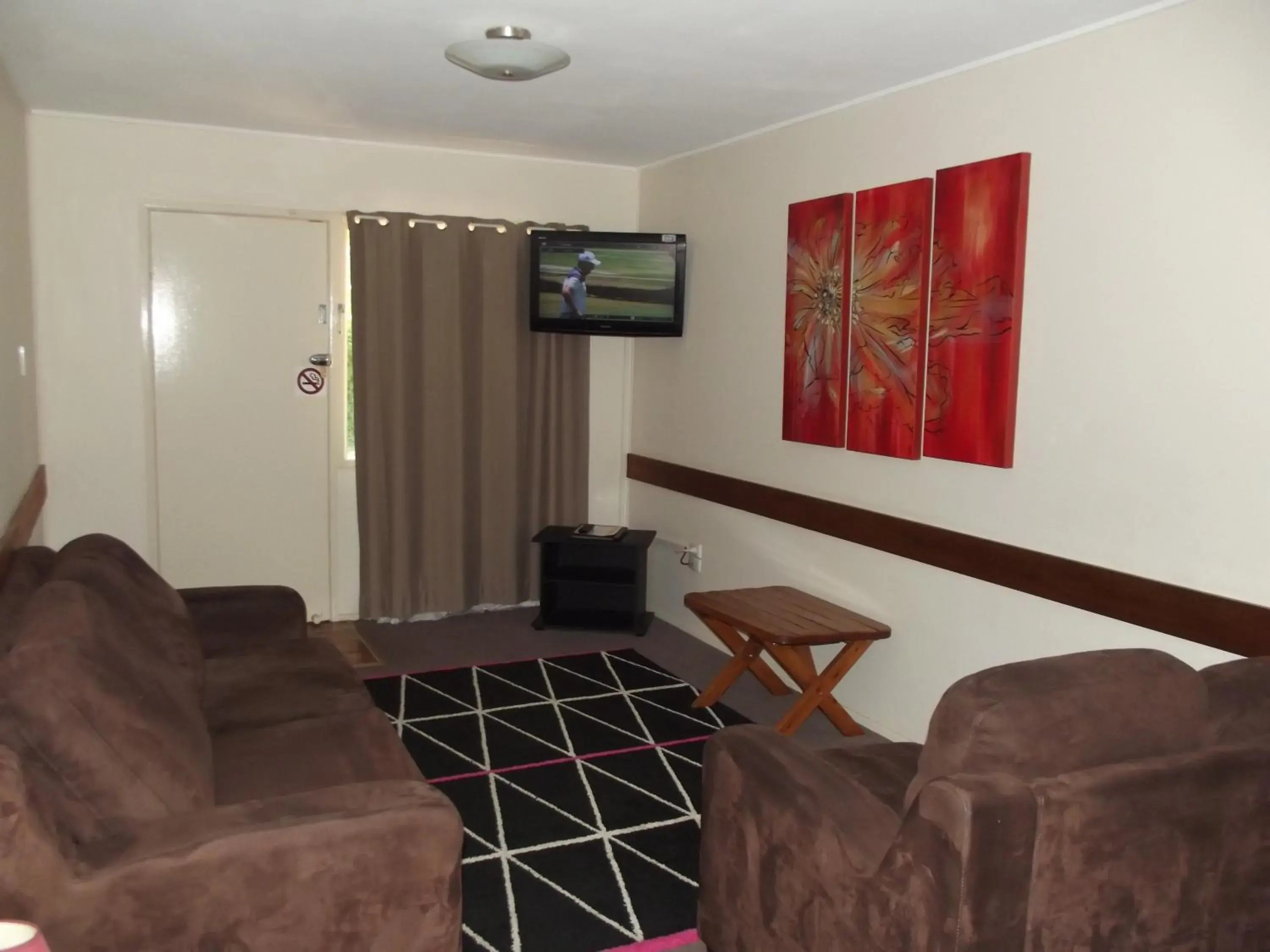 Family Two-Bedroom Apartment in Bridge Street Motor Inn Family Two-Bedroom Apartment in Bridge Street Motor Inn