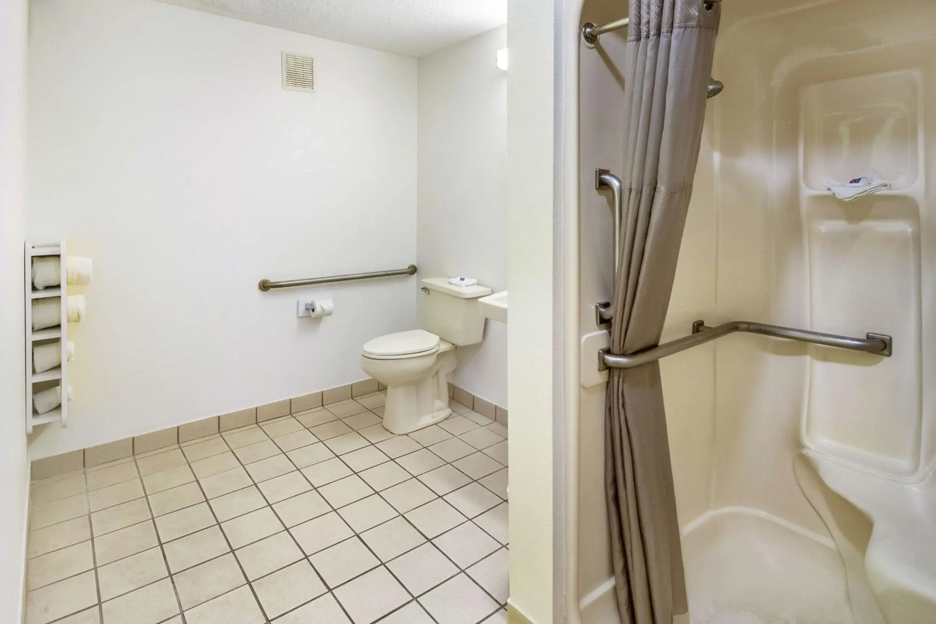 Queen Room - single occupancy - Disability Access - Roll in Shower in Motel 6-Dayton, OH - Englewood Queen Room - single occupancy - Disability Access - Roll in Shower in Motel 6-Dayton, OH - Englewood