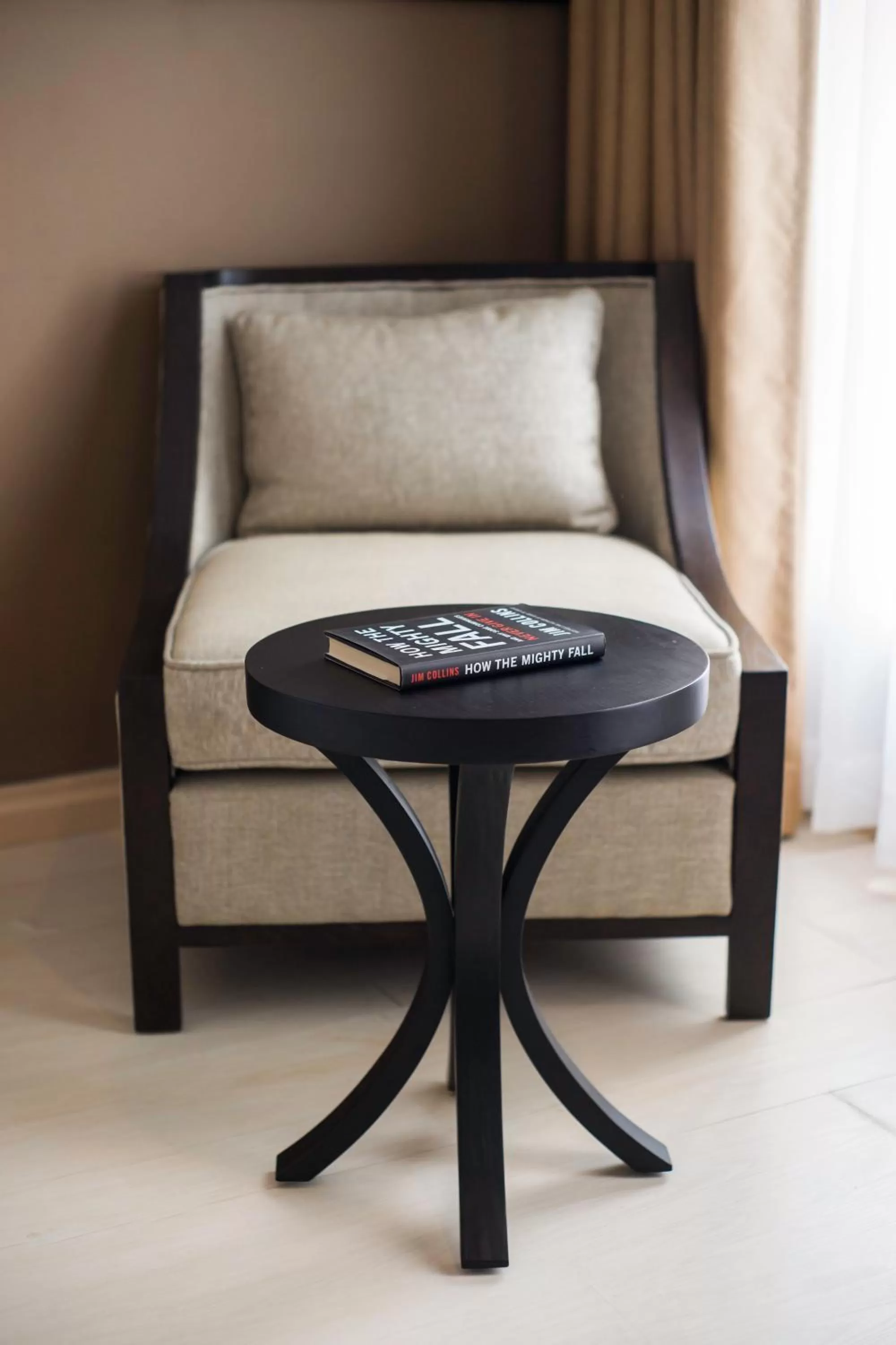 Seating area in The Alcove Library Hotel