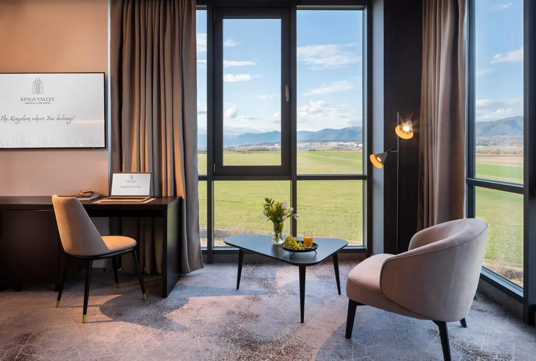 Deluxe King Room - single occupancy in Kings' Valley Medical & Spa Hotel Deluxe King Room - single occupancy in Kings' Valley Medical & Spa Hotel