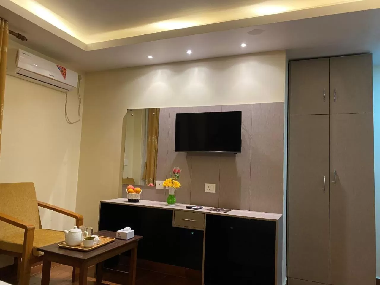 Communal lounge/ TV room in Hotel Murano