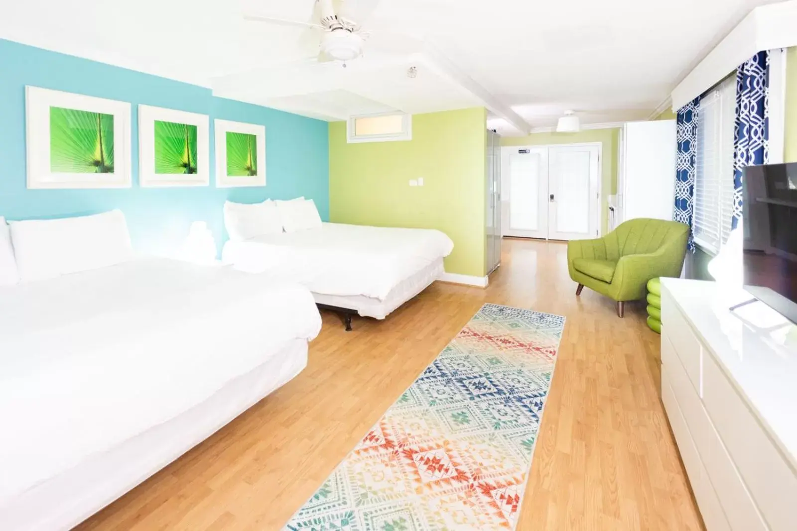 Quadruple Room with Balcony in Canalside Inn Quadruple Room with Balcony in Canalside Inn