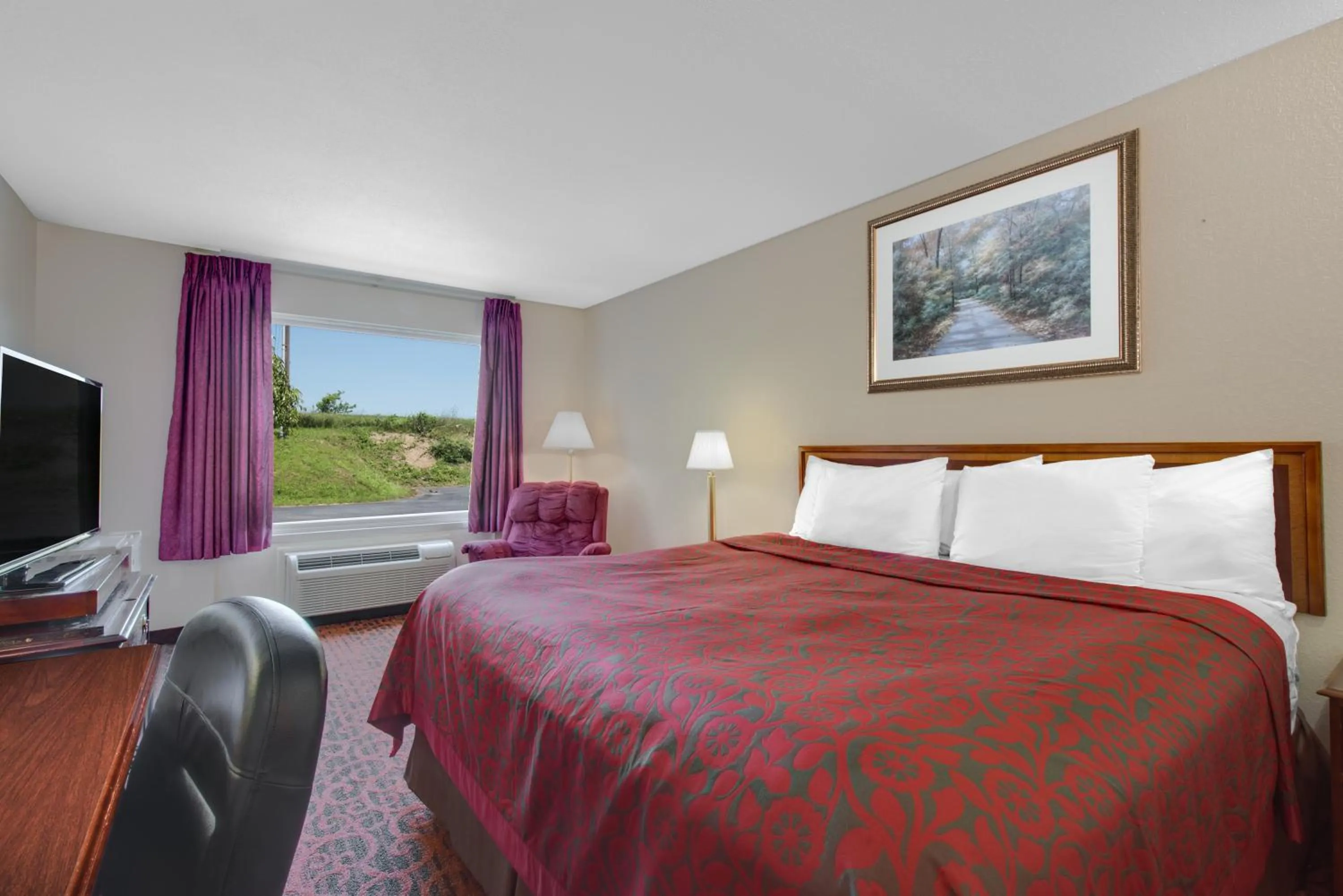 Day, Bed in Express Inn Harrisburg South New Cumberland