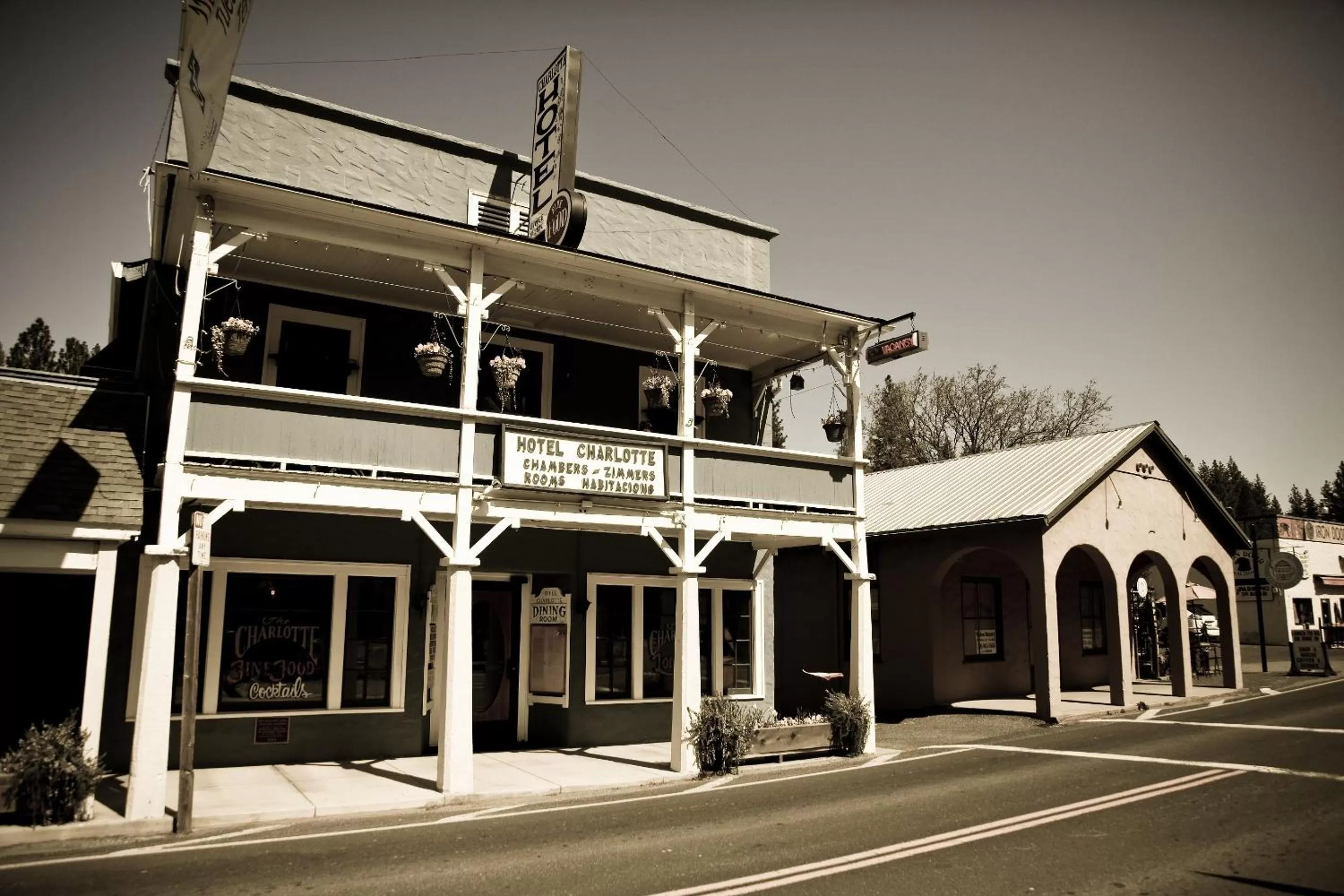 Facade/entrance, Property Building in Hotel Charlotte