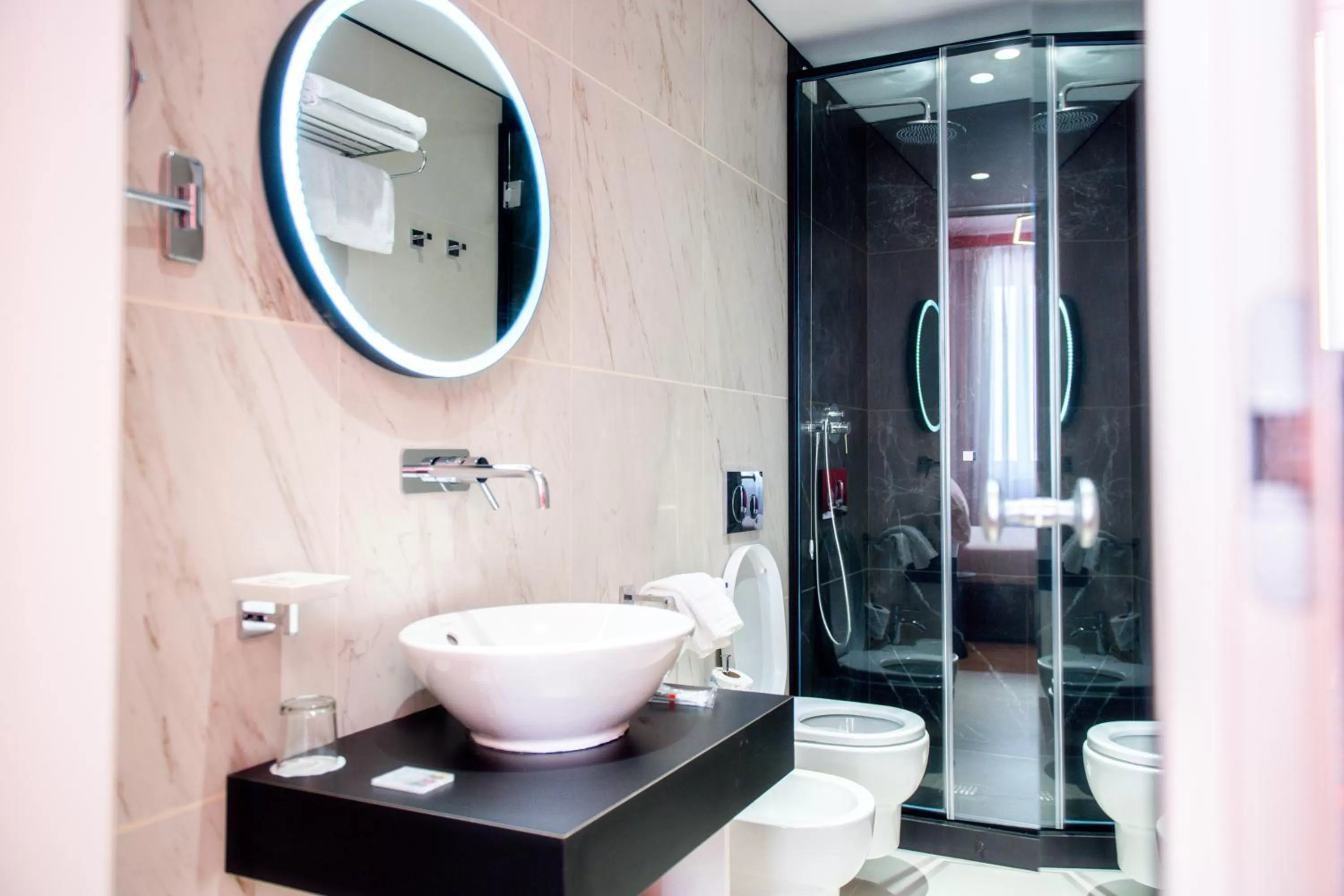 Bathroom in Boutique Centrale Palace Hotel