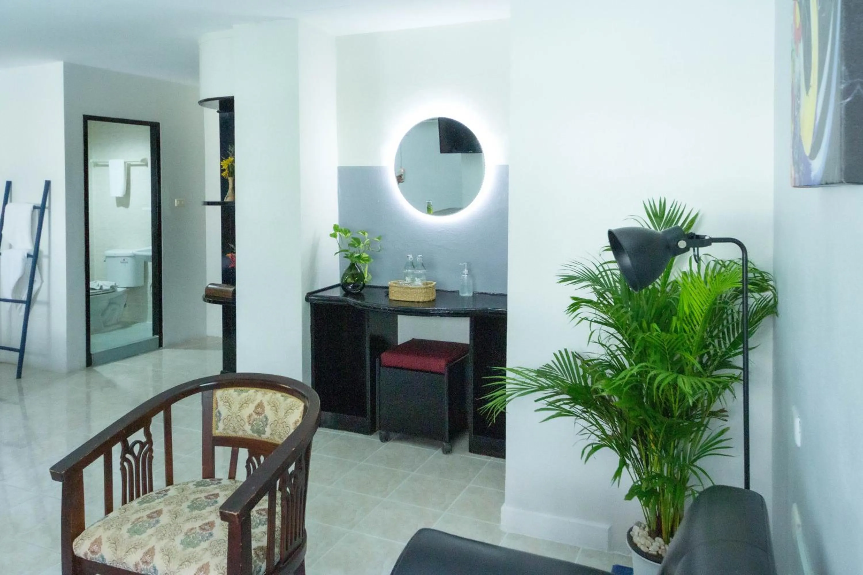 Seating area in BH Baan Paradise Hotel Patong