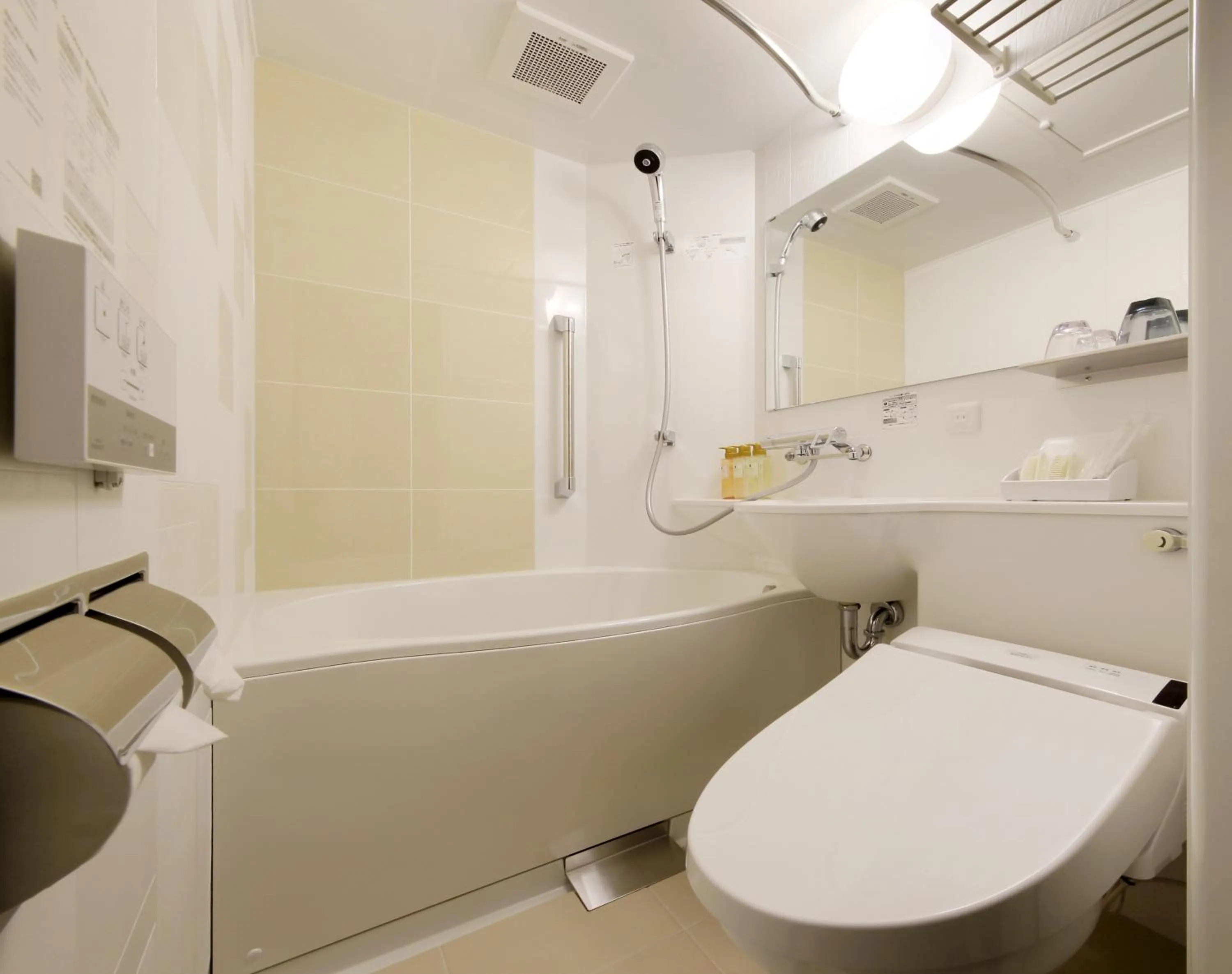 Bathroom in Keio Presso Inn Hamamatsucho