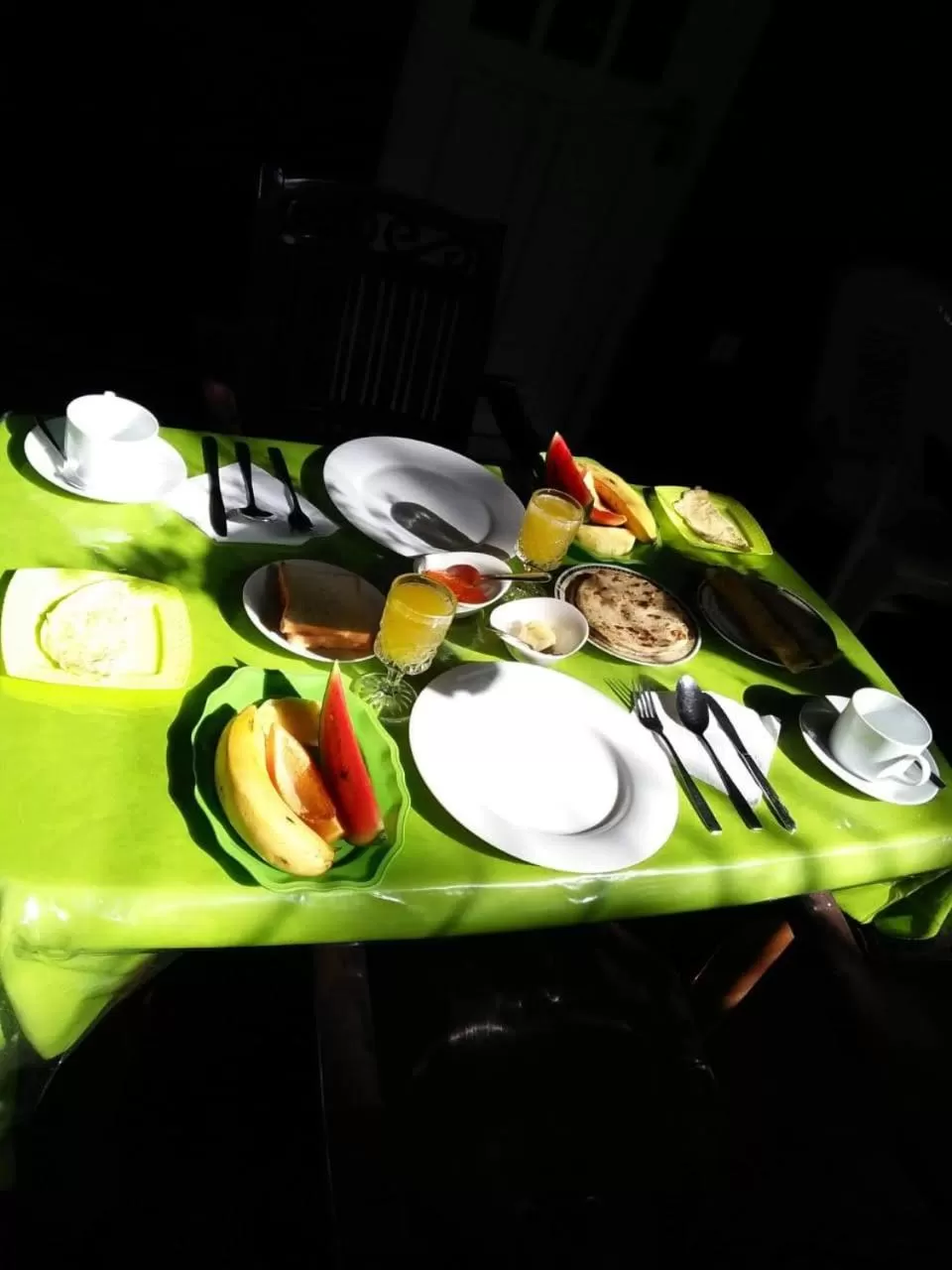 Breakfast in Green Lantern Inn