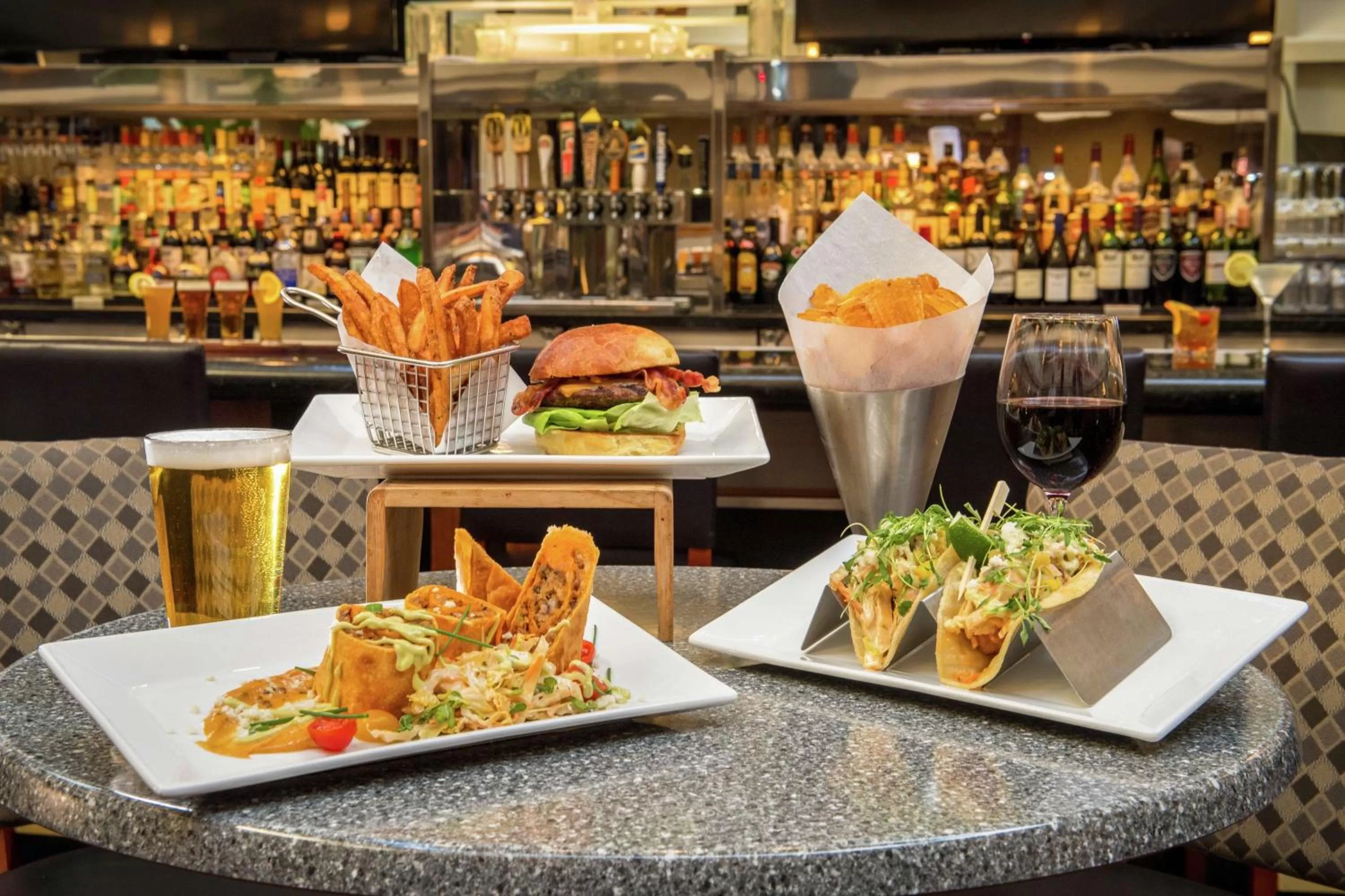 Lounge or bar in DoubleTree Suites by Hilton Seattle Airport/Southcenter