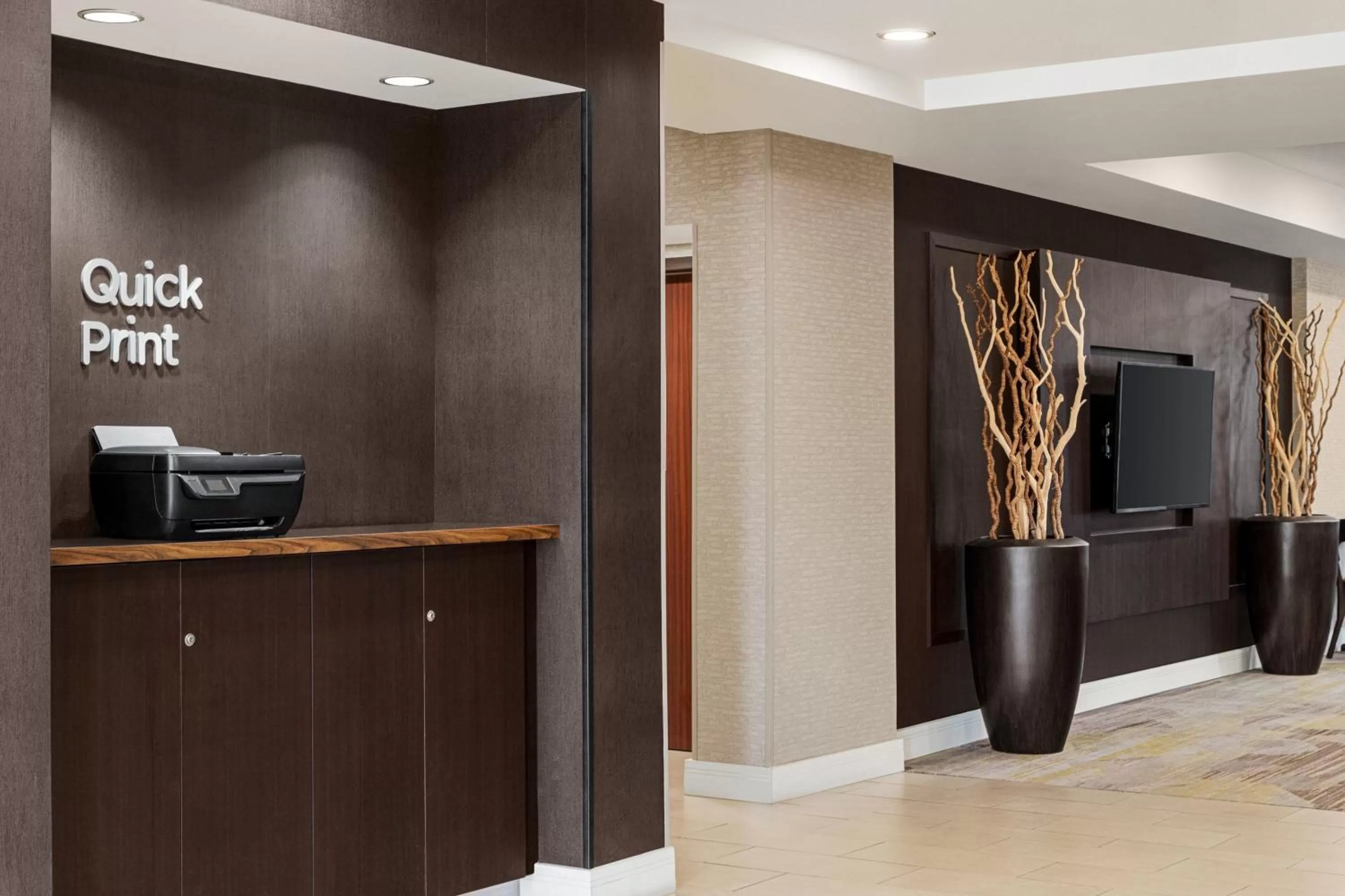 Lobby or reception in Courtyard Tupelo