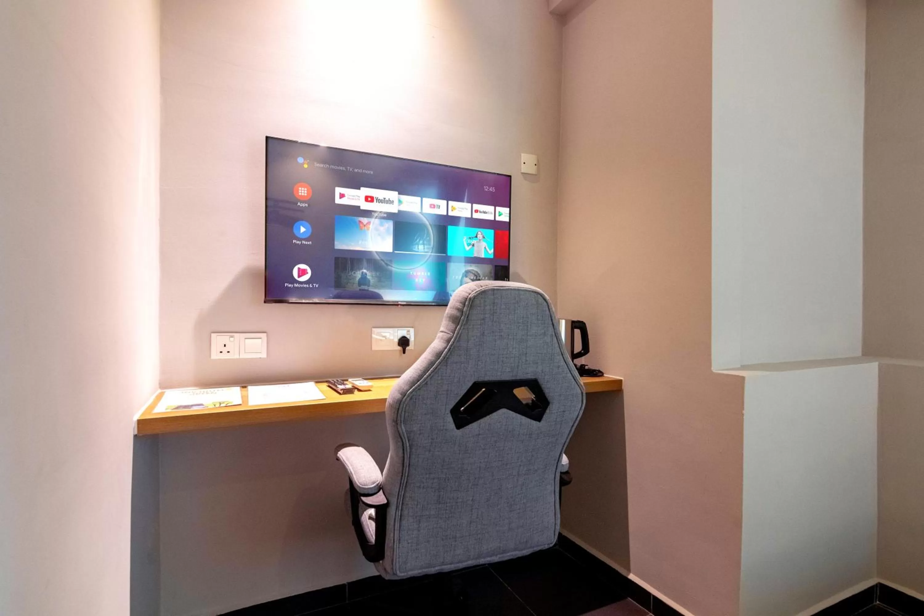 TV and multimedia in Ink Hotel by ALV