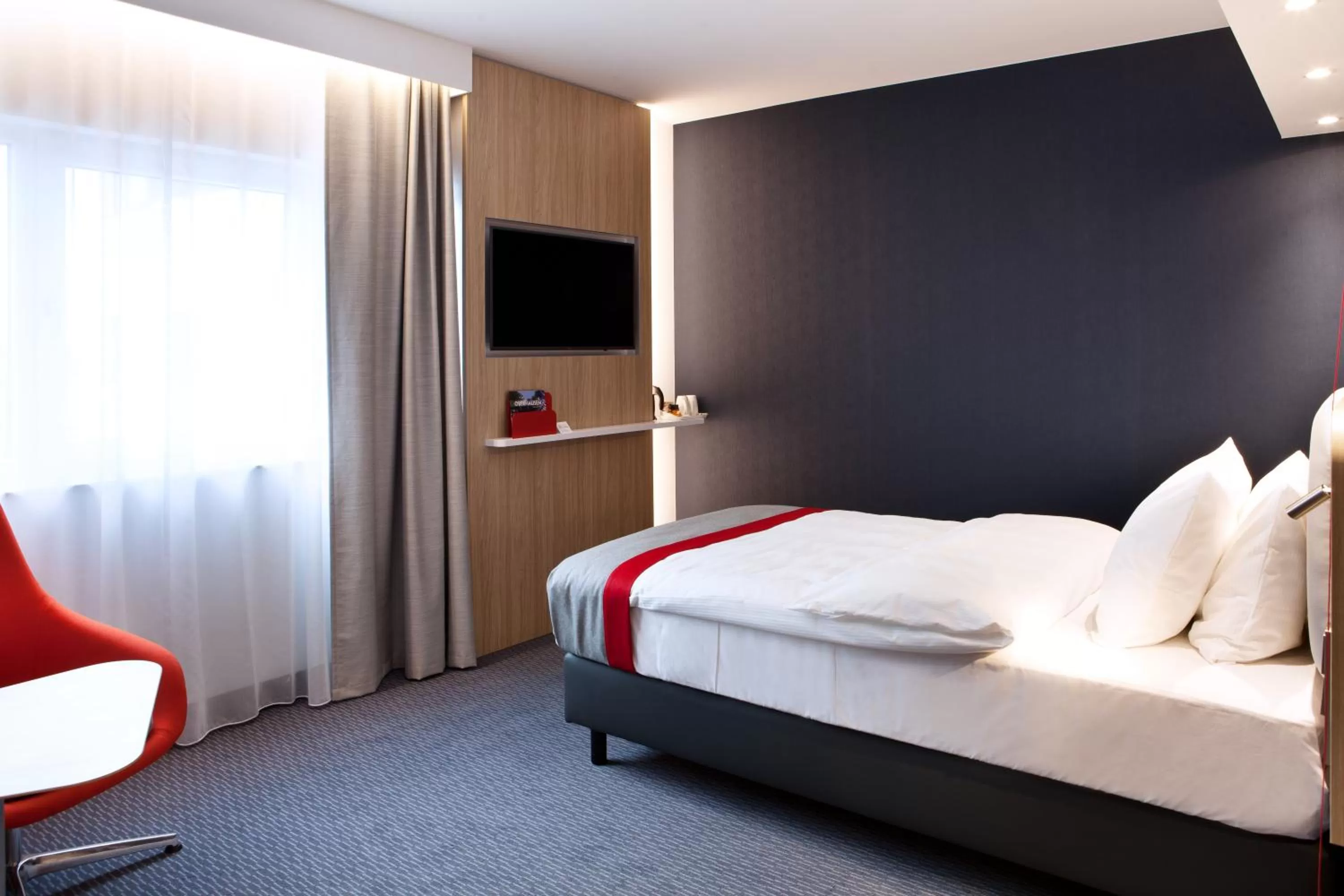 TV and multimedia, Bed in Holiday Inn Express - Sindelfingen by IHG