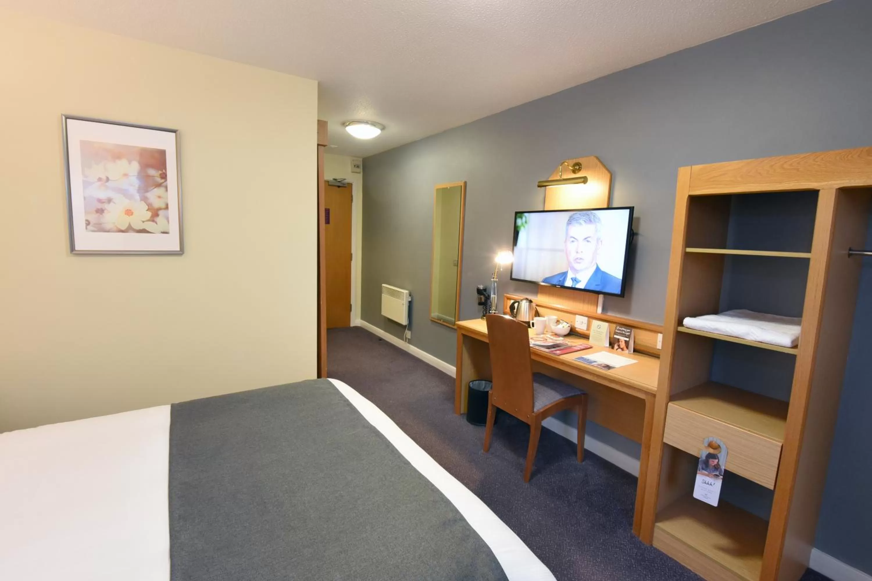 Bed in The Mount by Greene King Inns