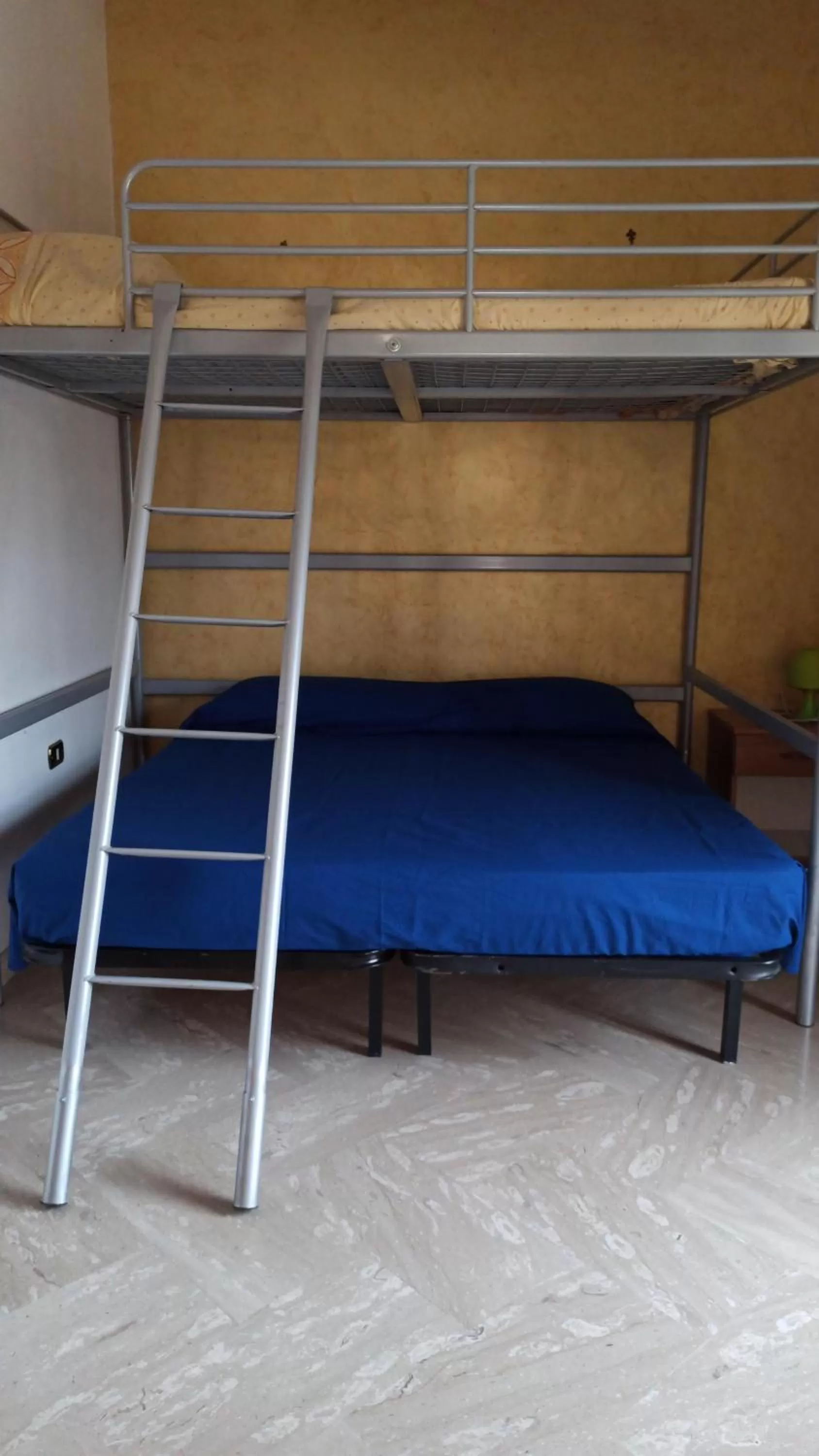 Bunk Bed in B&B LU SULE
