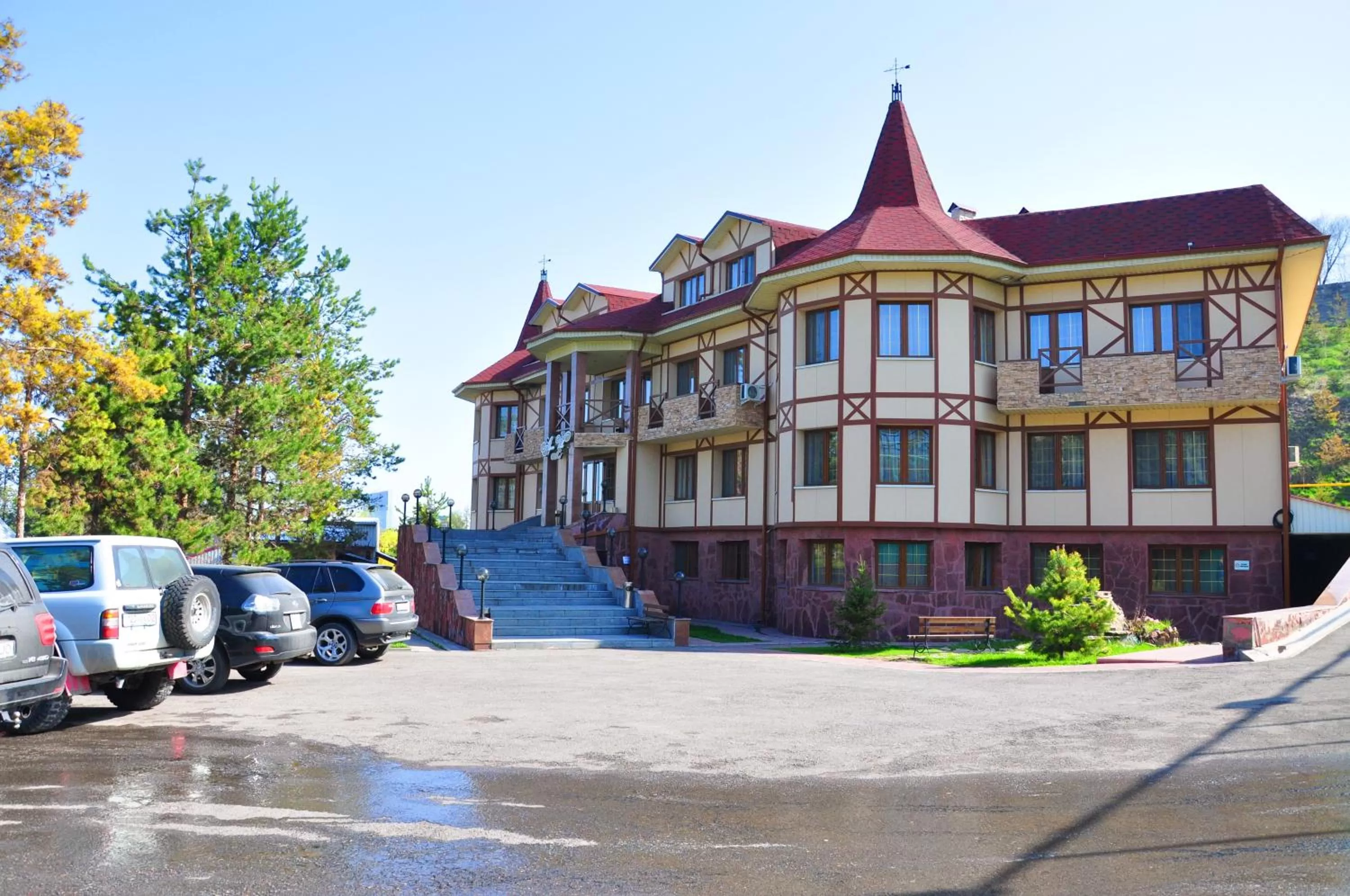 Facade/entrance, Property Building in Alpen Ville