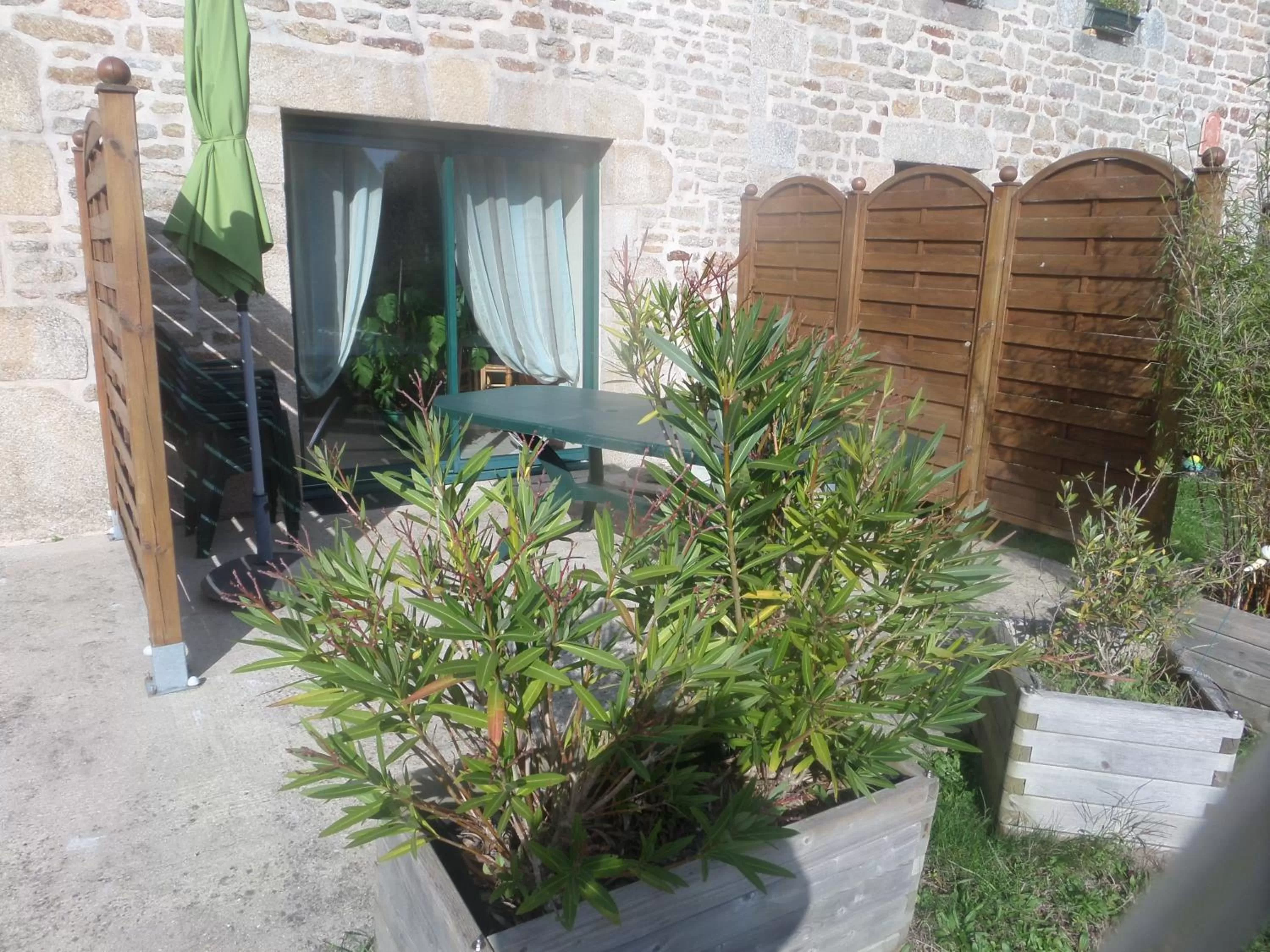 Garden view in Les Gites de Kerdurod