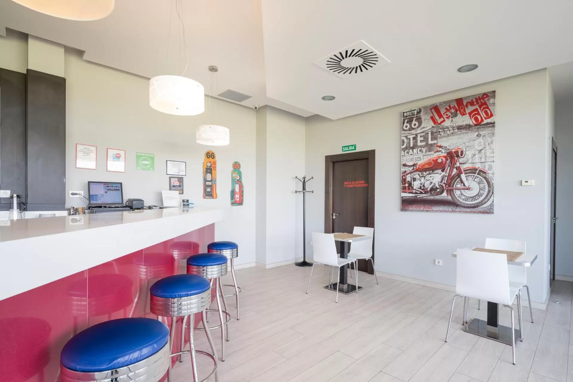 Lounge or bar in Alda Route 42