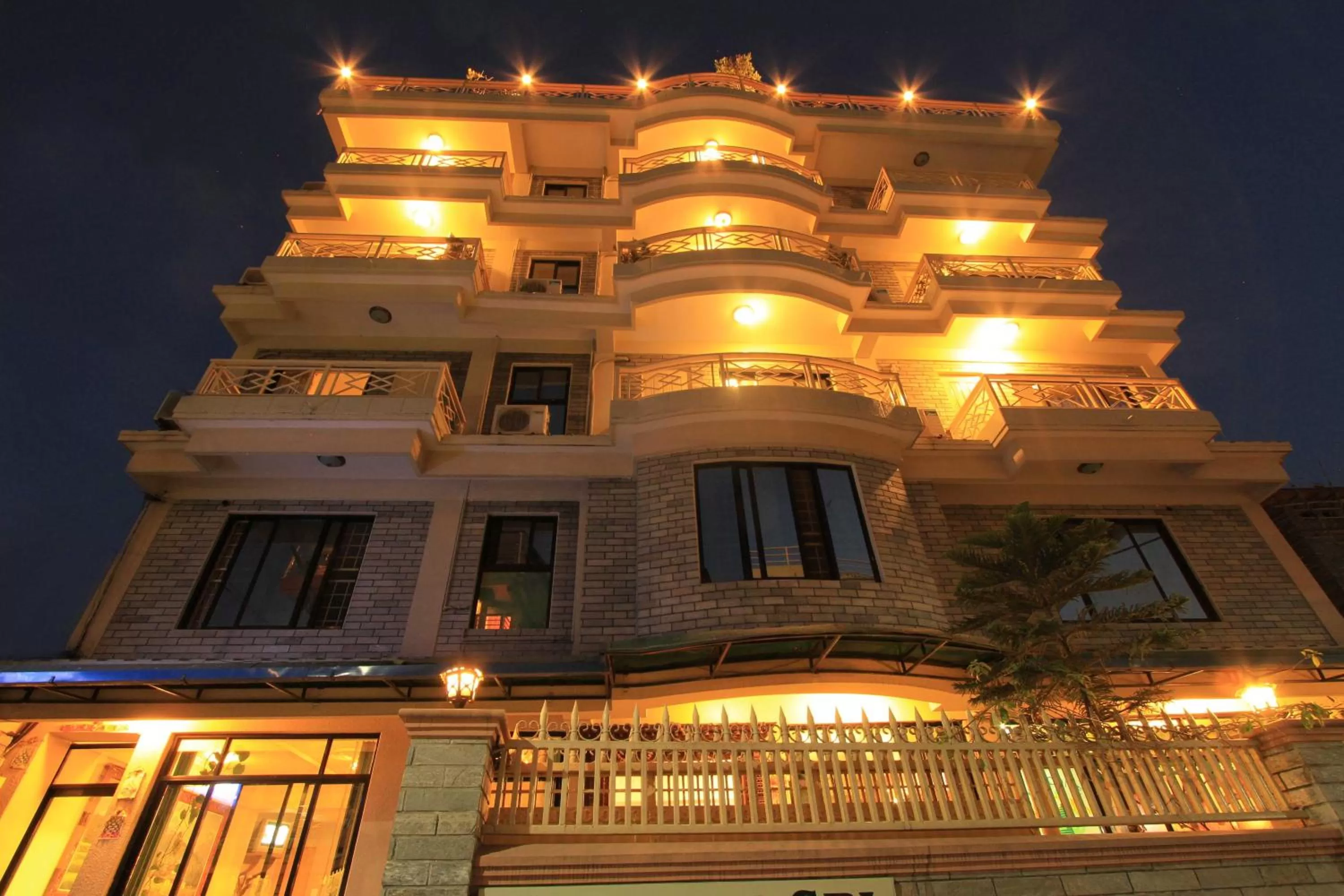 Property building in Hotel Splendid View