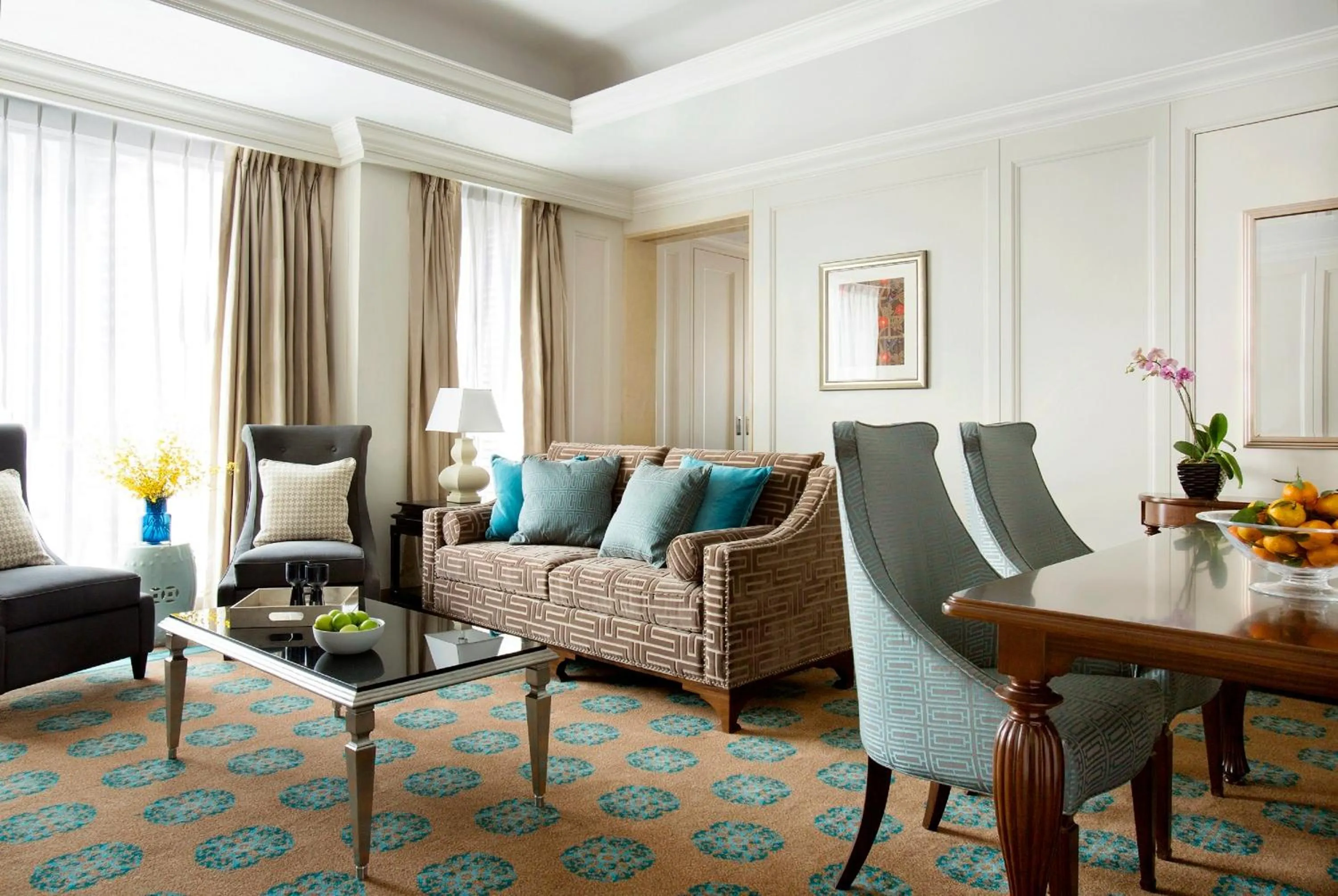 Living room in The Langham, Shenzhen