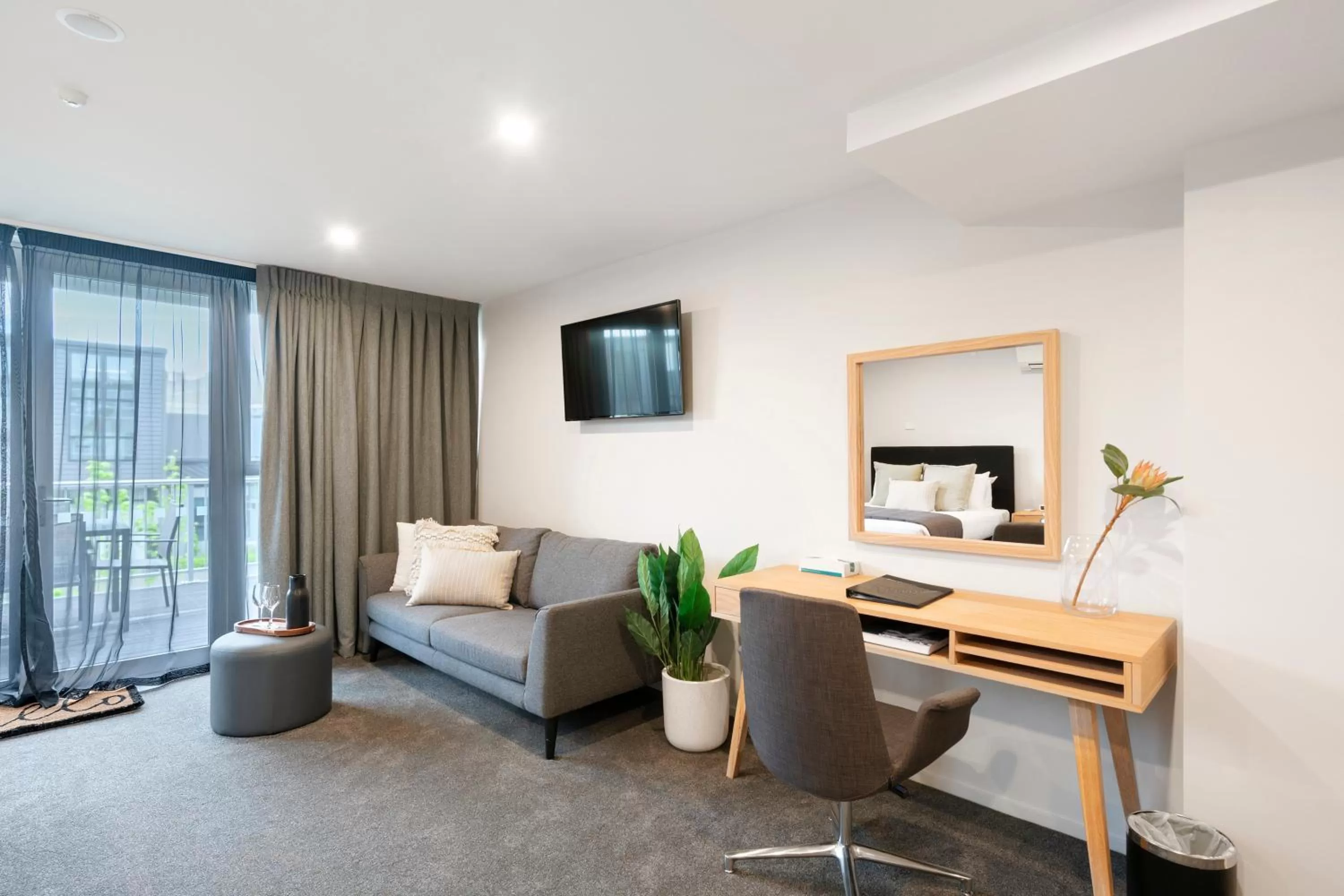 Seating area in Southwark Hotel & Apartments