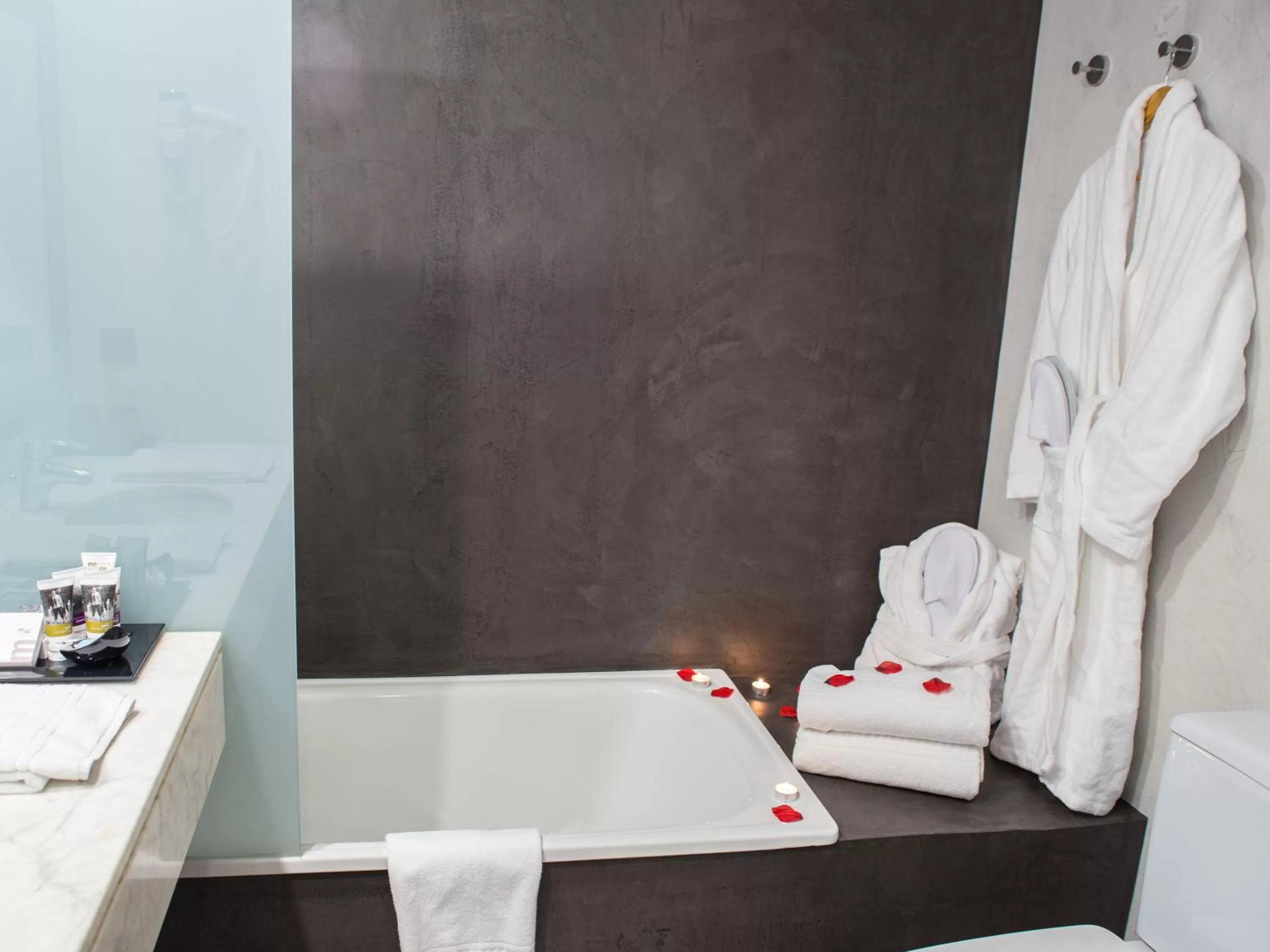 Deluxe Twin Room in Augusta Barcelona Vallès