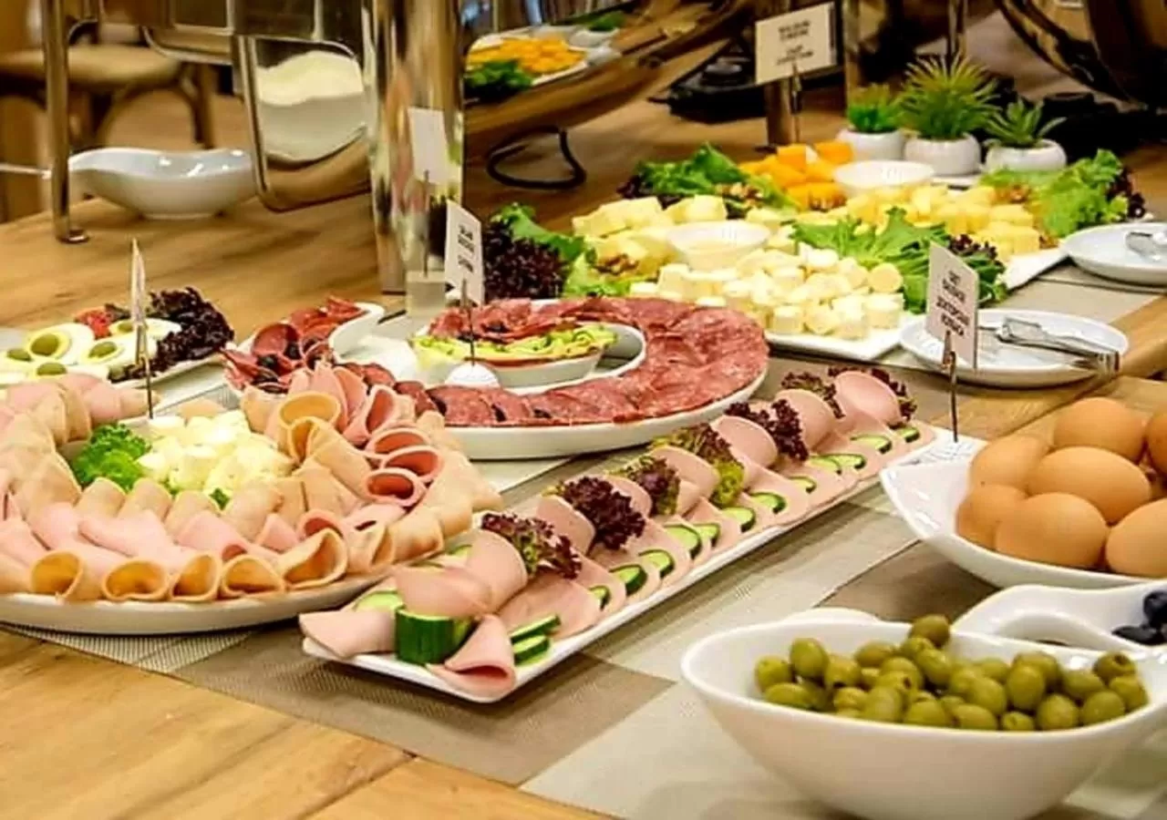 Food and drinks in Royal Inn