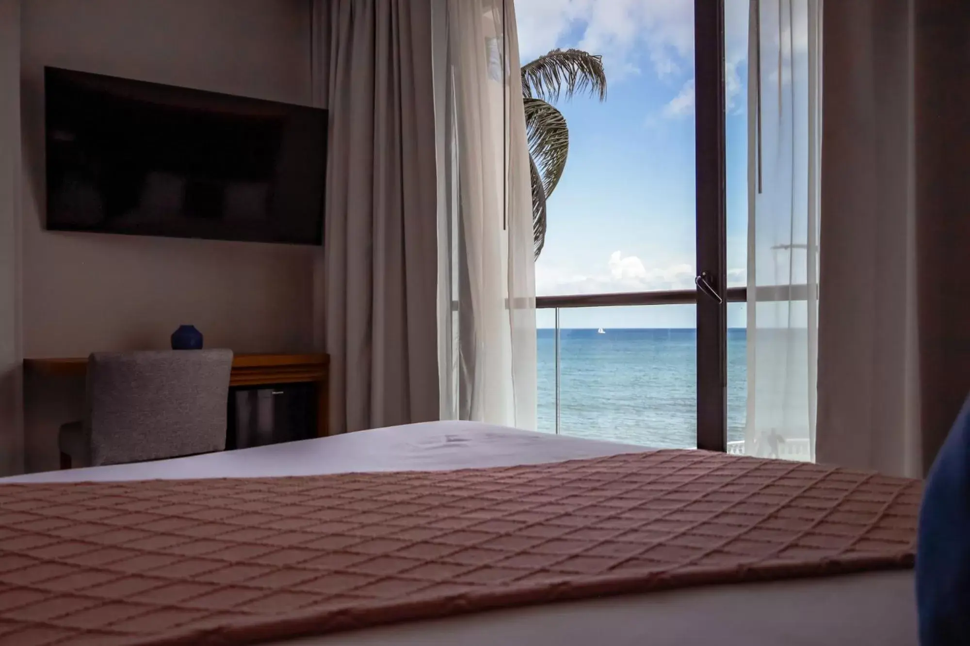 Deluxe King Room in Hotel Puerto Libre Deluxe King Room in Hotel Puerto Libre