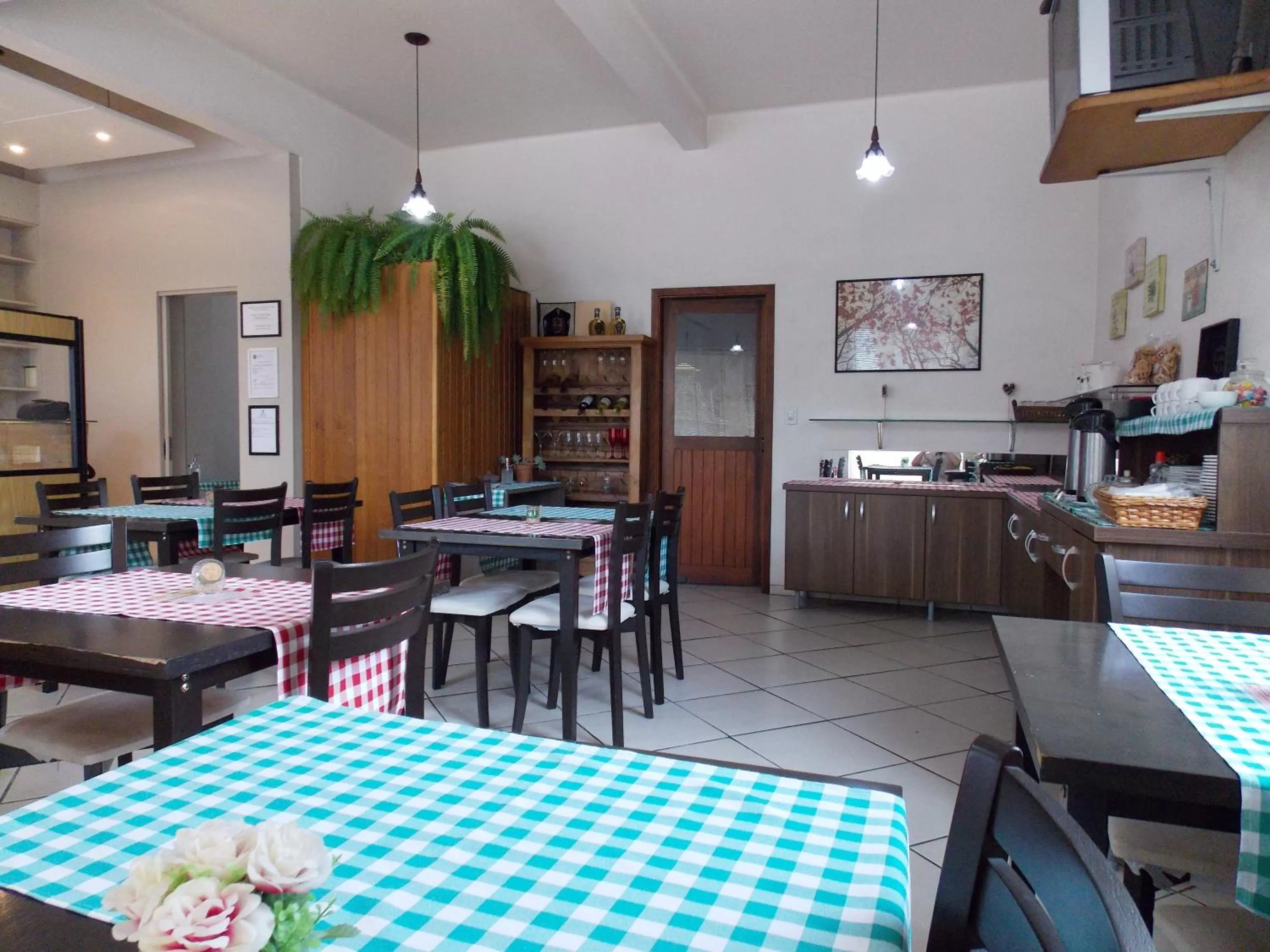 Restaurant/Places to Eat in Hotel Visão